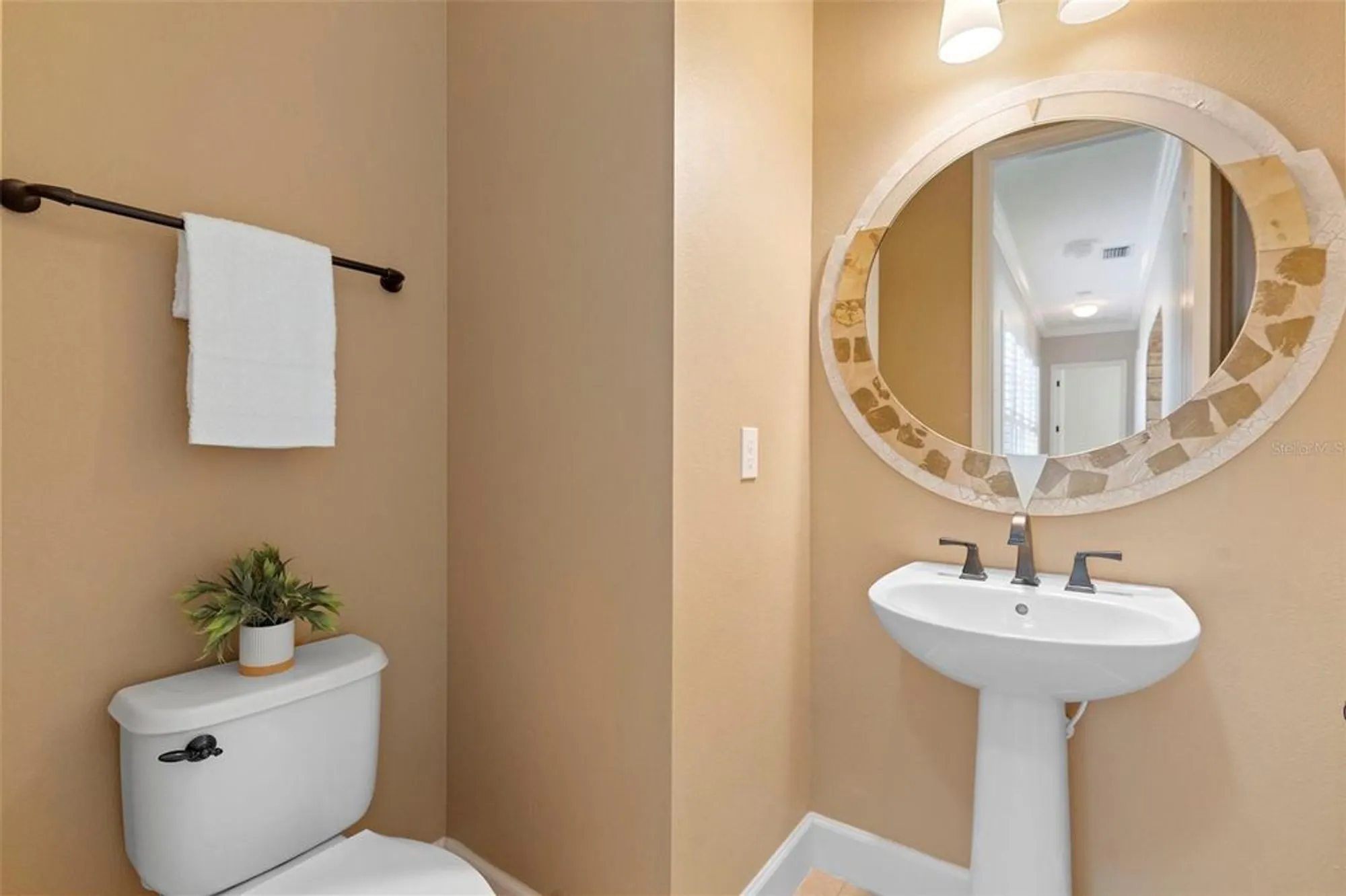 Property Slideshow image 26 of 47 | 1128 heron point way, Deland, FL, 32724