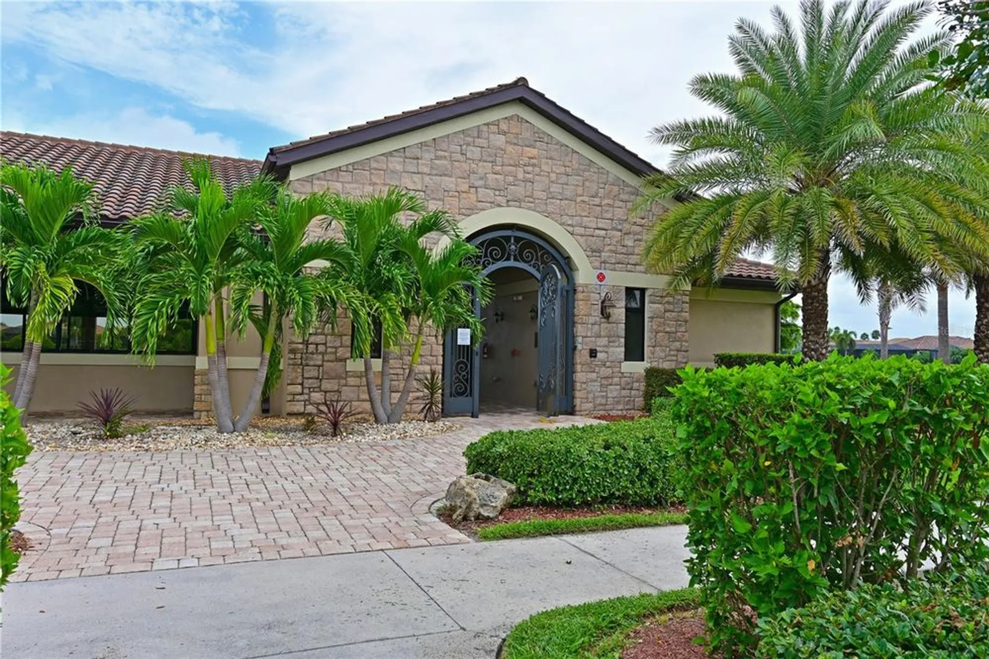 Property Slideshow image 37 of 53 | 7114 quiet creek dr, Bradenton, FL, 34212