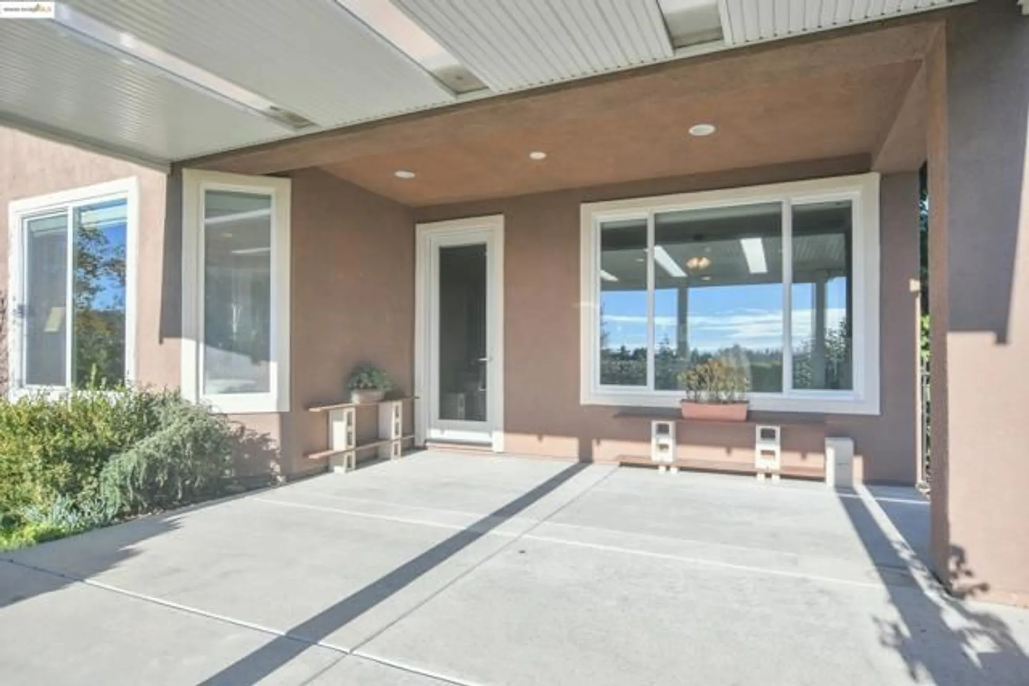 Property Slideshow image 32 of 38 | 353 desert forest ct, Rio Vista, CA, 94571