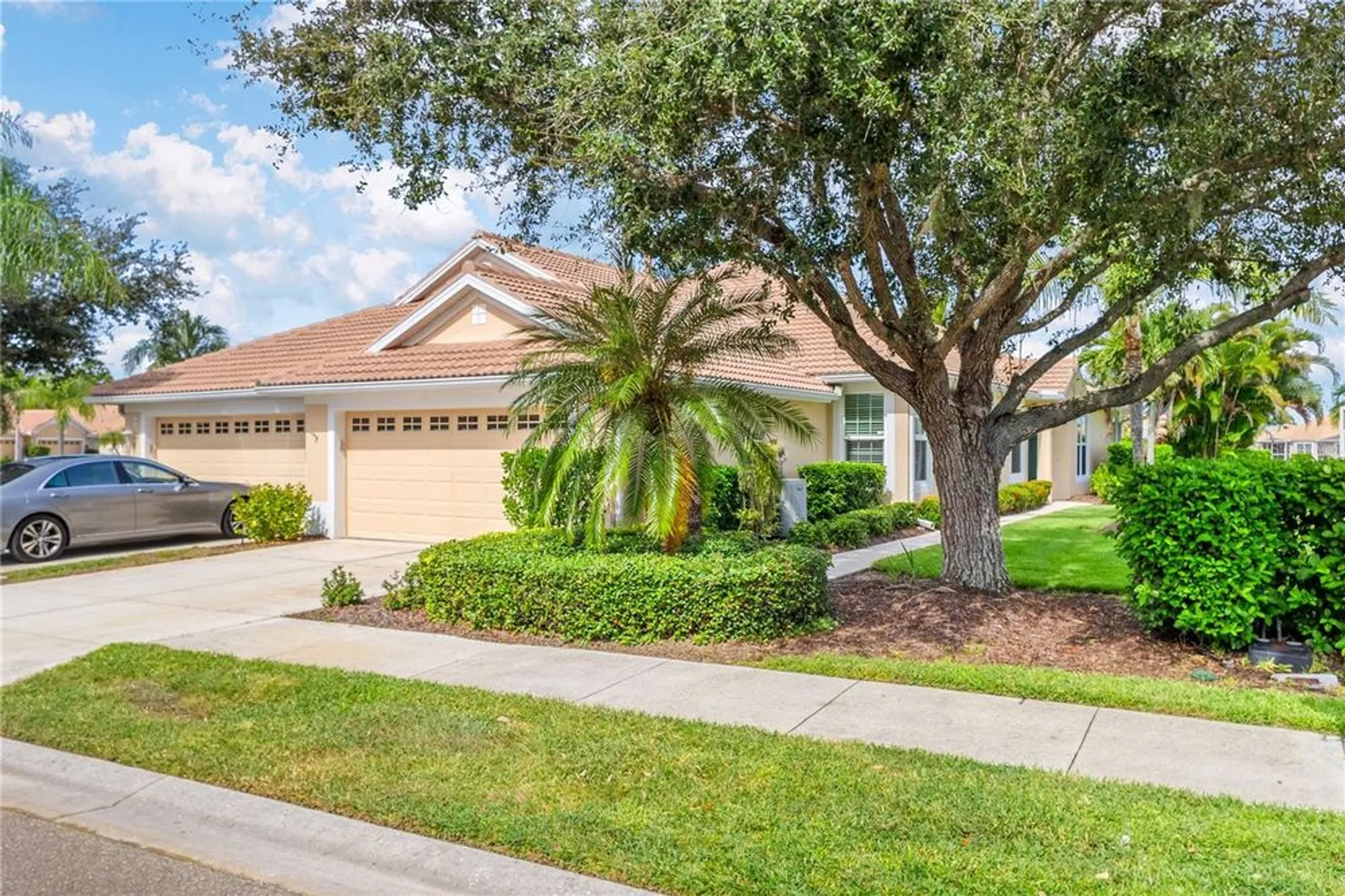 Property Slideshow image 3 of 57 | 5064 whispering oaks dr, North Port, FL, 34287
