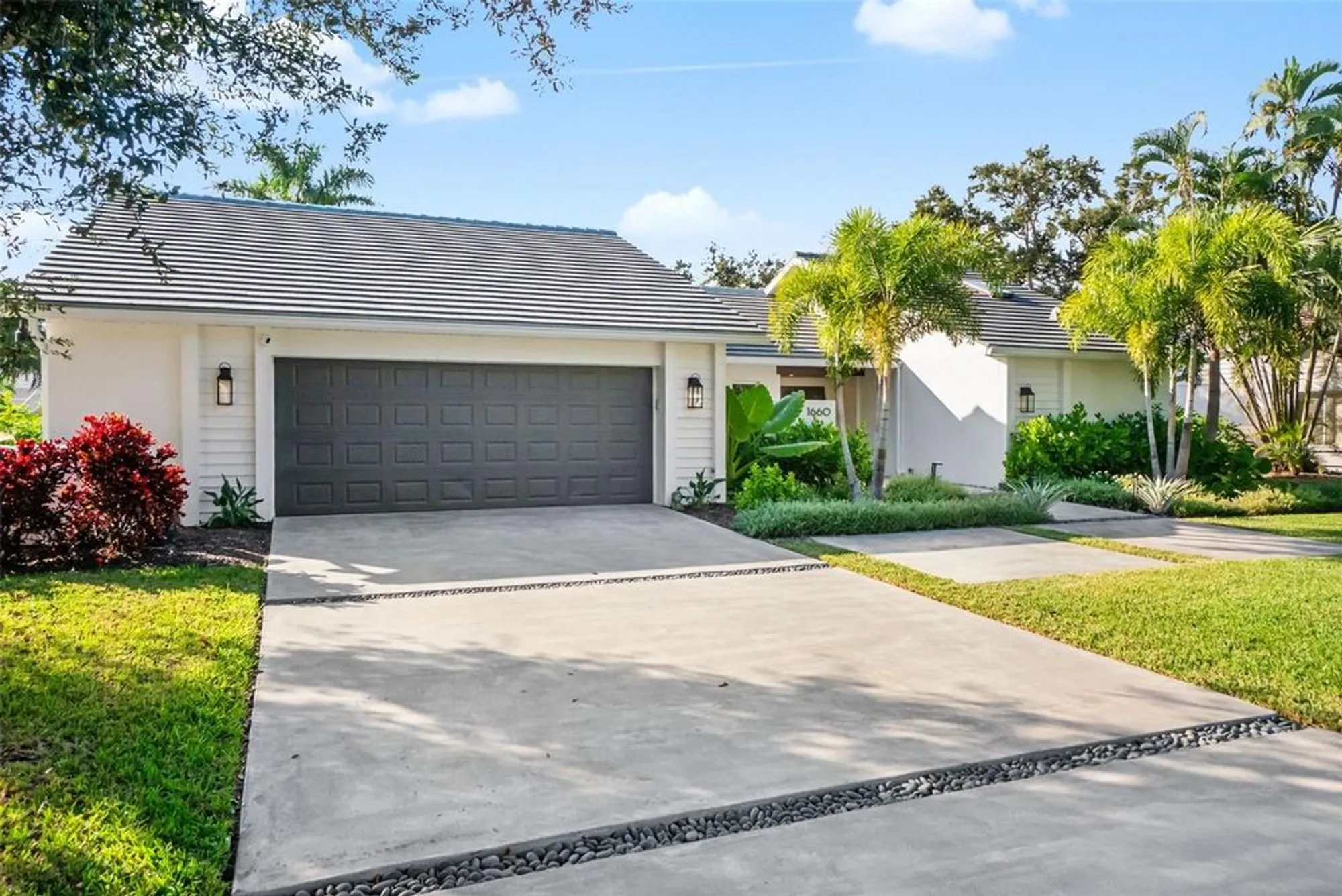 Property Slideshow image 3 of 66 | 1660 pine harrier cir, Sarasota, FL, 34231