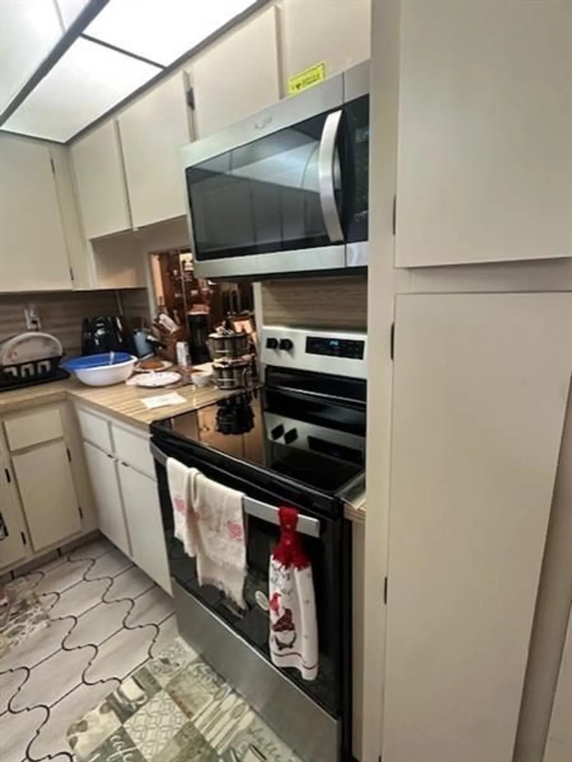 Property Slideshow image 8 of 15 | 6095 n sabal palm blvd apt 109, Tamarac, FL, 33319