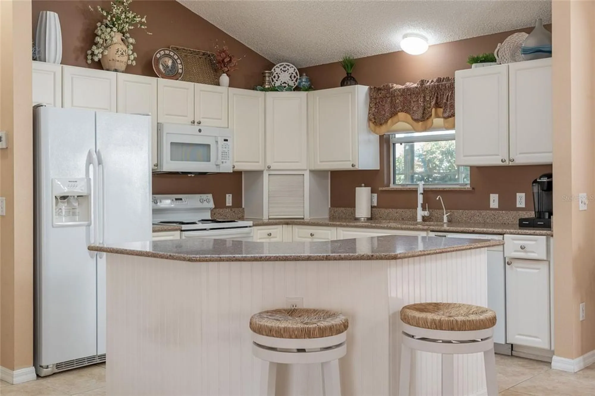 Property Slideshow image 10 of 38 | 411 aldama ave, The Villages, FL, 32159