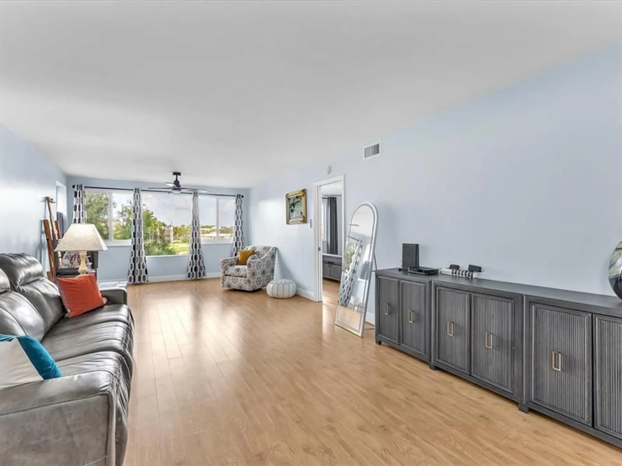 Property Slideshow image 10 of 24 | 7302 s devon dr 307, Tamarac, FL, 33321