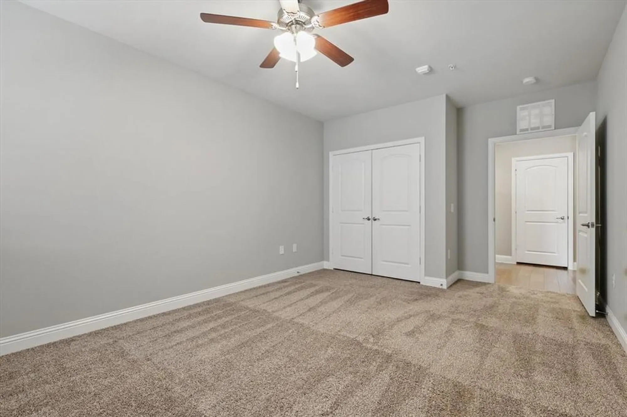 Property Slideshow image 19 of 38 | 1735 wittington pl apt 3308, Dallas, TX, 75234