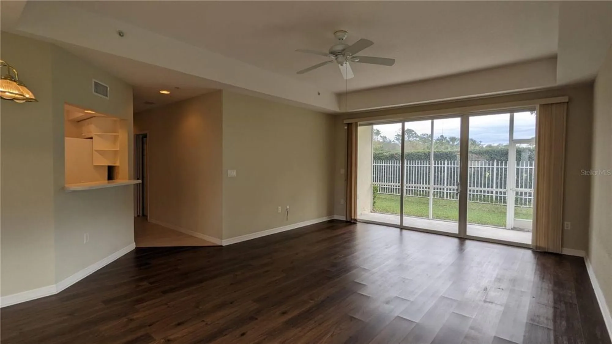 Property Slideshow image 4 of 27 | 7307 fountain palm cir # 7-102, Bradenton, FL, 34203