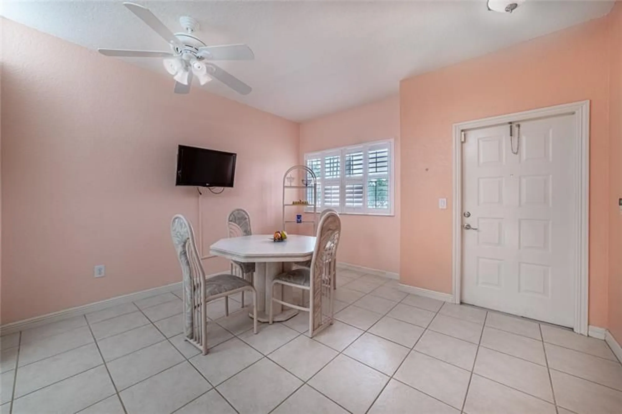 Property Slideshow image 3 of 39 | 7739 southampton ter 202, Tamarac, FL, 33321
