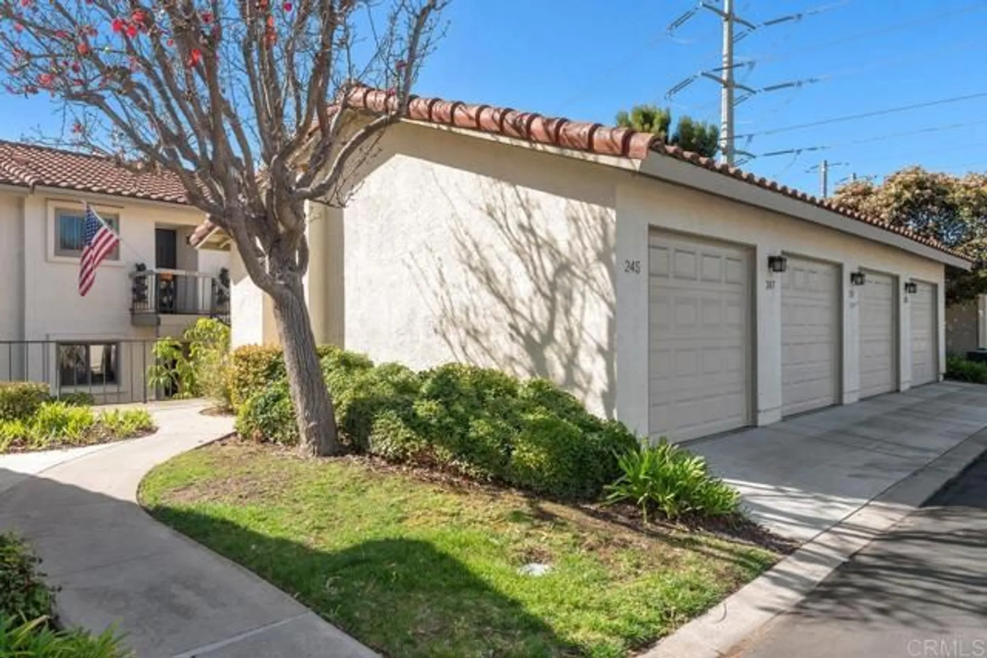 Property Slideshow image 16 of 19 | 245 fairlee ln, Encinitas, CA, 92024