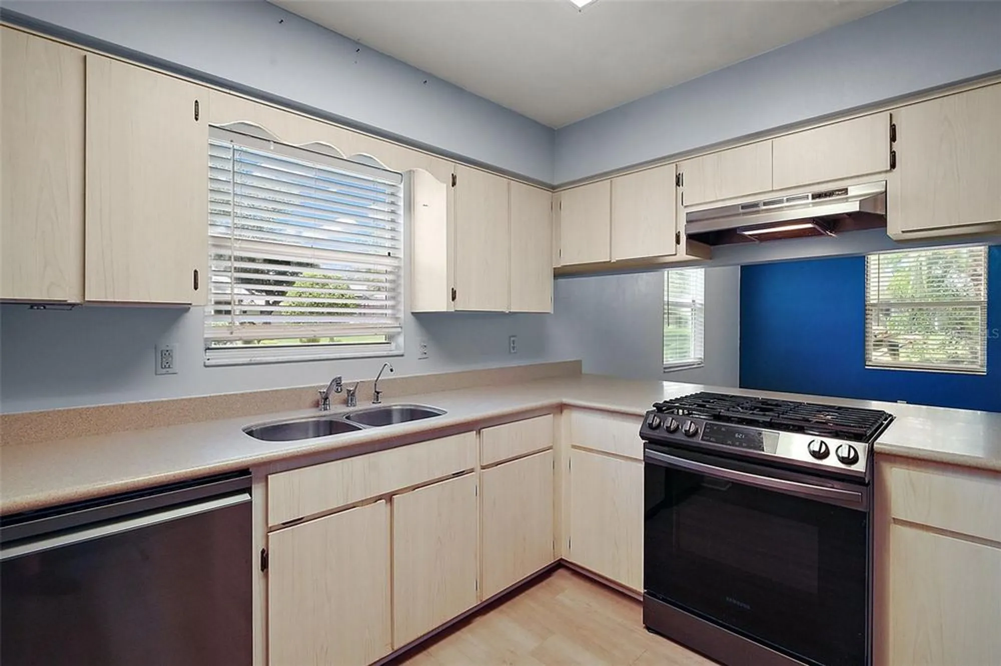 Property Slideshow image 18 of 41 | 5618 rosewall cir, Leesburg, FL, 34748