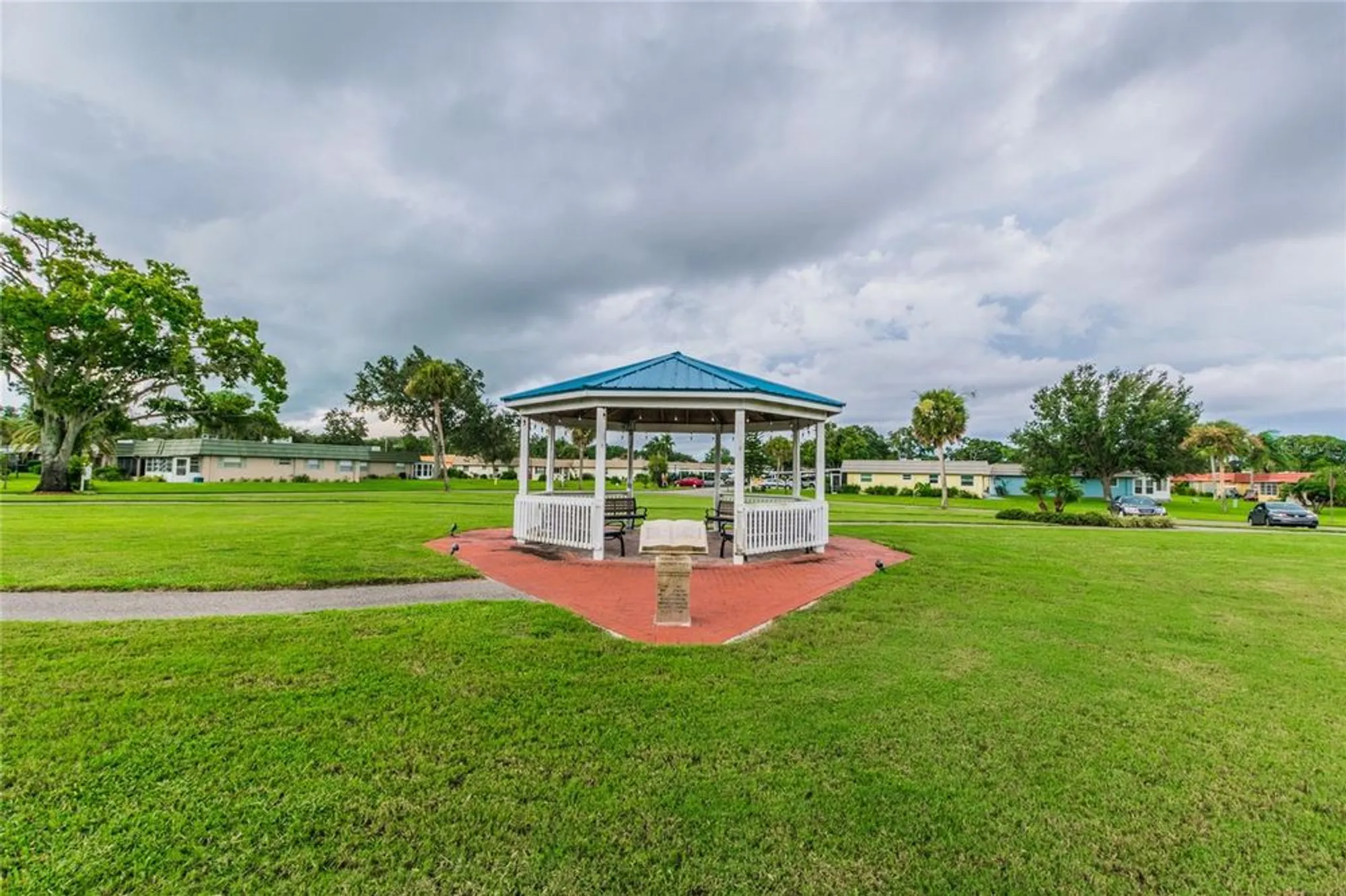 Property Slideshow image 54 of 59 | 1908 canterbury ln 25, Sun City Center, FL, 33573