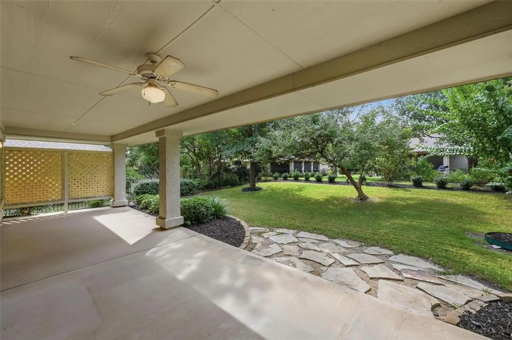 Property Slideshow image 32 of 39 | 10417 belvedere dr, Denton, TX, 76207