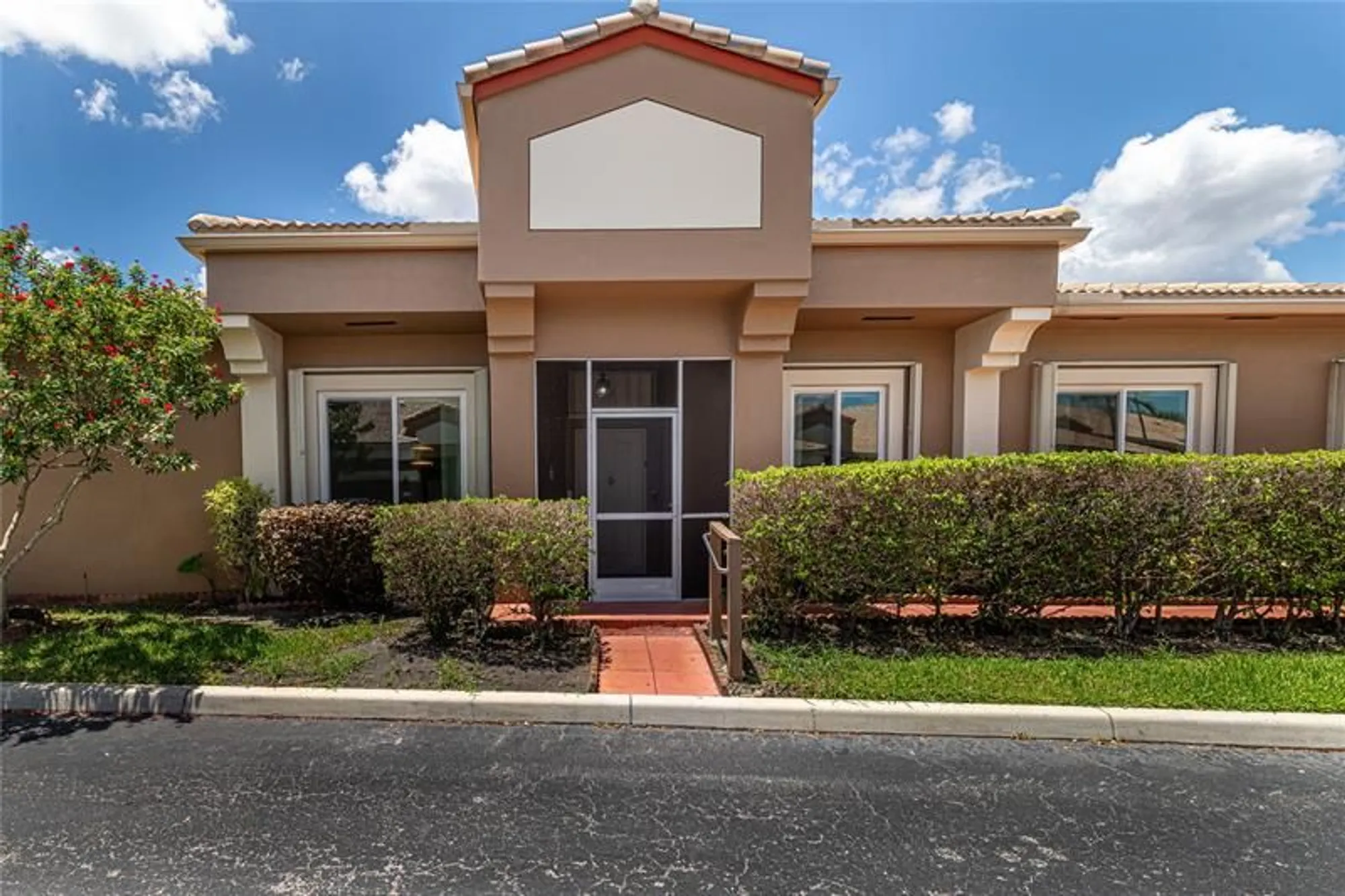 Property Slideshow image 1 of 39 | 10152 lombardy dr # 10152, Tamarac, FL, 33321