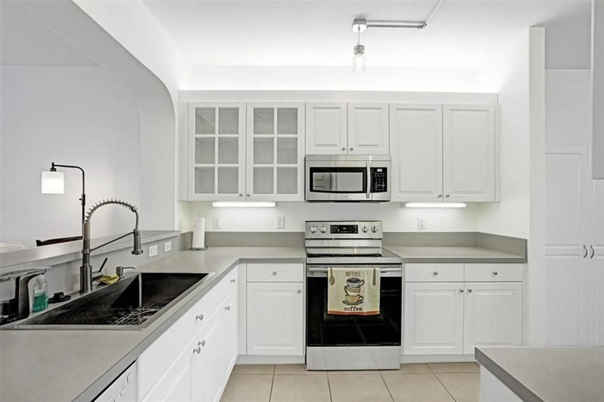 Property Slideshow image 6 of 43 | 7623 southampton ter apt 302, Tamarac, FL, 33321