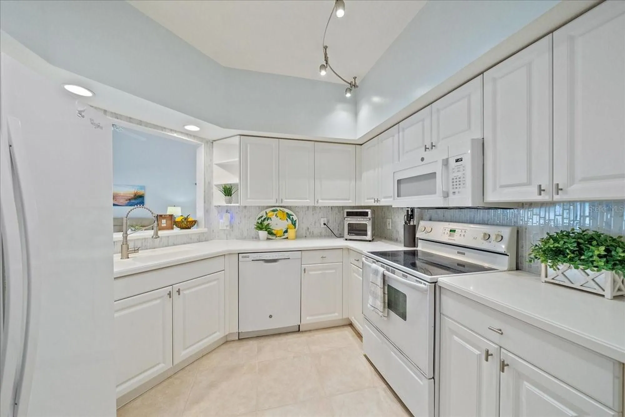 Property Slideshow image 11 of 36 | 7123 cedar hollow cir, Bradenton, FL, 34203