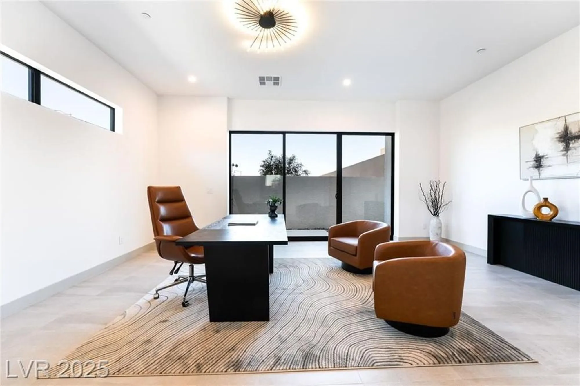 Property Slideshow image 32 of 67 | 33 falling ridge ln, Henderson, NV, 89011