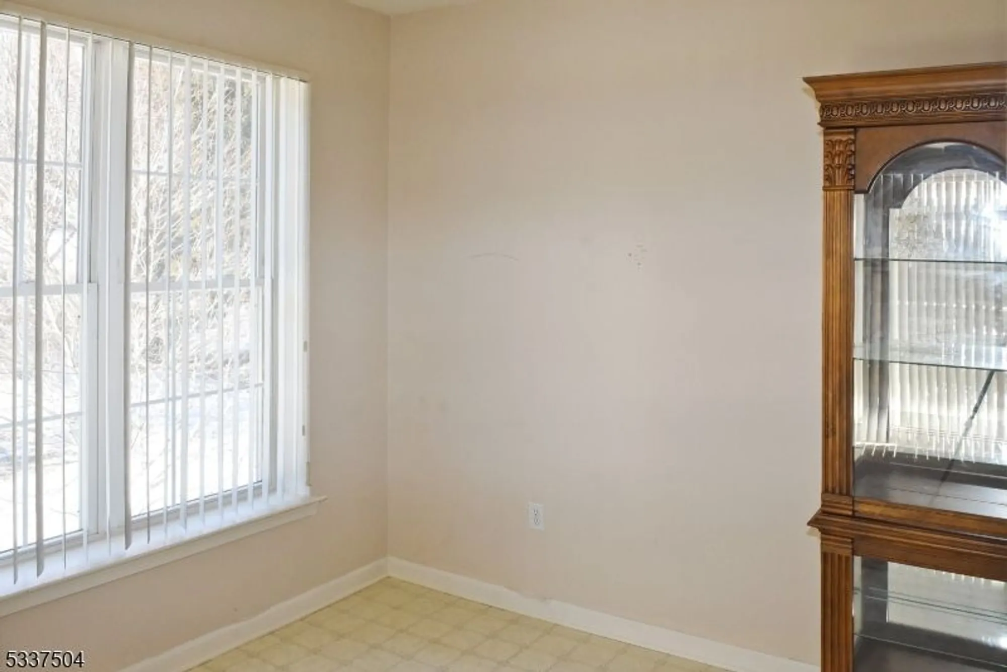 Property Slideshow image 4 of 28 | 204 cleveland ln, Rockaway Boro, NJ, 07866