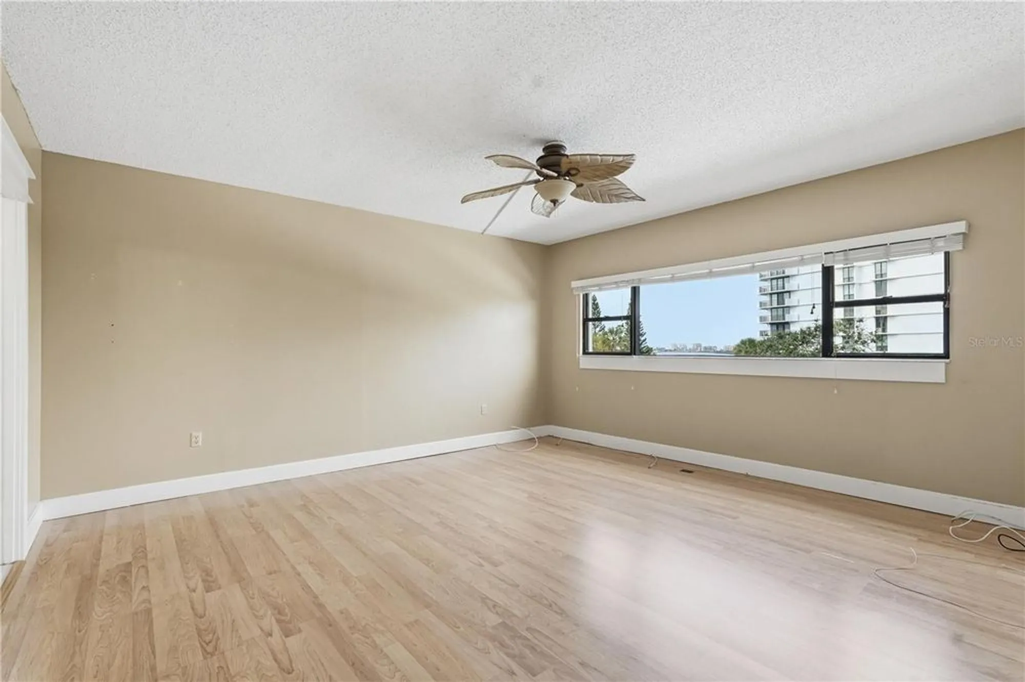 Property Slideshow image 14 of 22 | 30 turner st apt 408, Clearwater, FL, 33756
