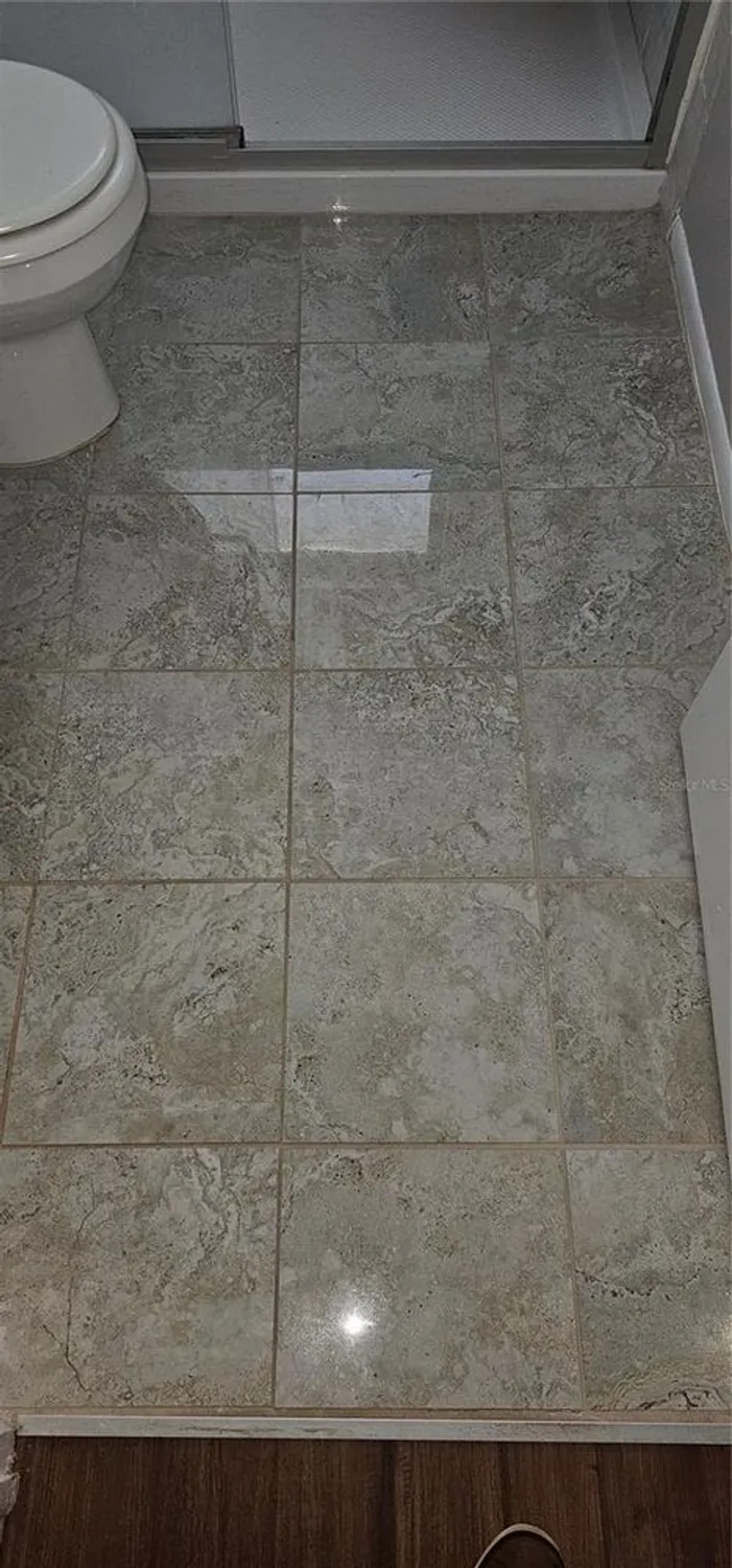 Property Slideshow image 28 of 38 | 1507 n lake dr, Sun City Center, FL, 33573