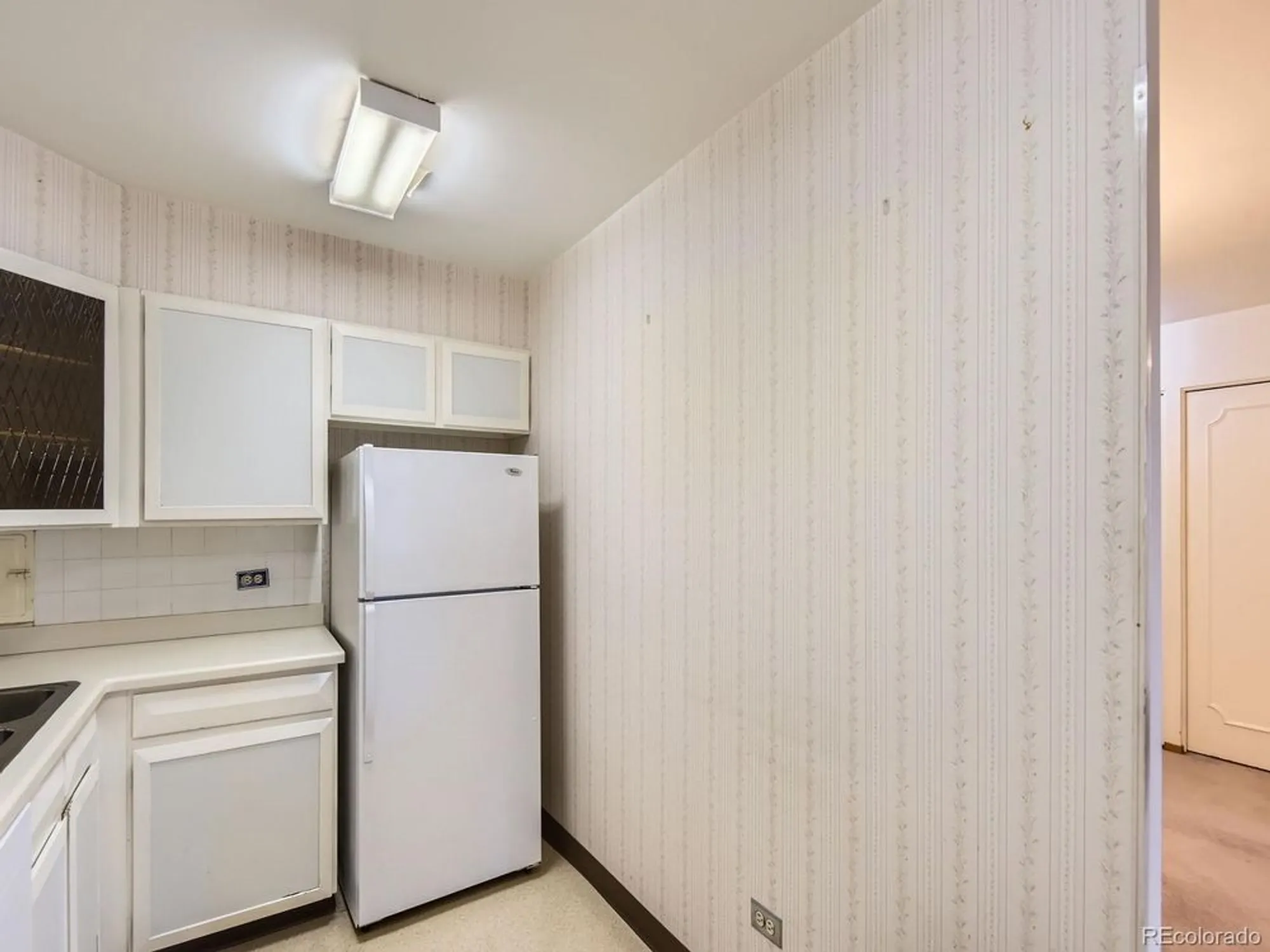 Property Slideshow image 13 of 32 | 625 s alton way 3d, Denver, CO, 80247
