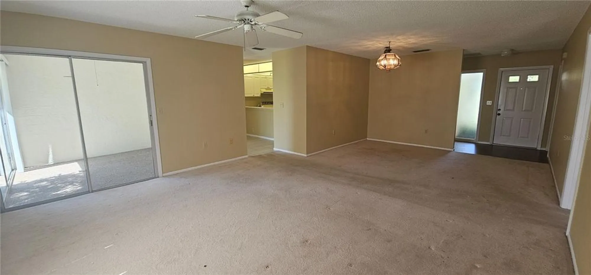 Property Slideshow image 6 of 26 | 4297 oakhurst cir 3051, Sarasota, FL, 34233