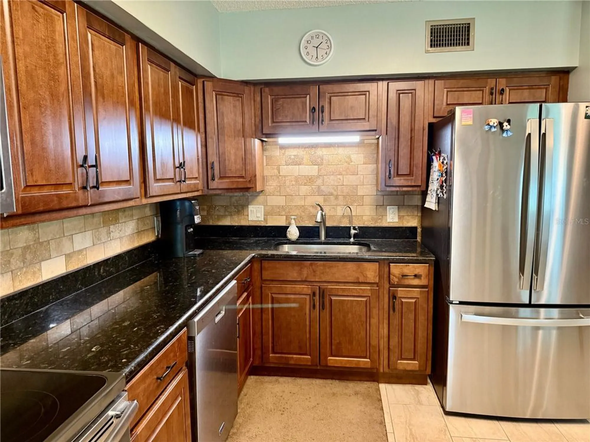 Property Slideshow image 20 of 49 | 2293 swedish dr 21, Clearwater, FL, 33763