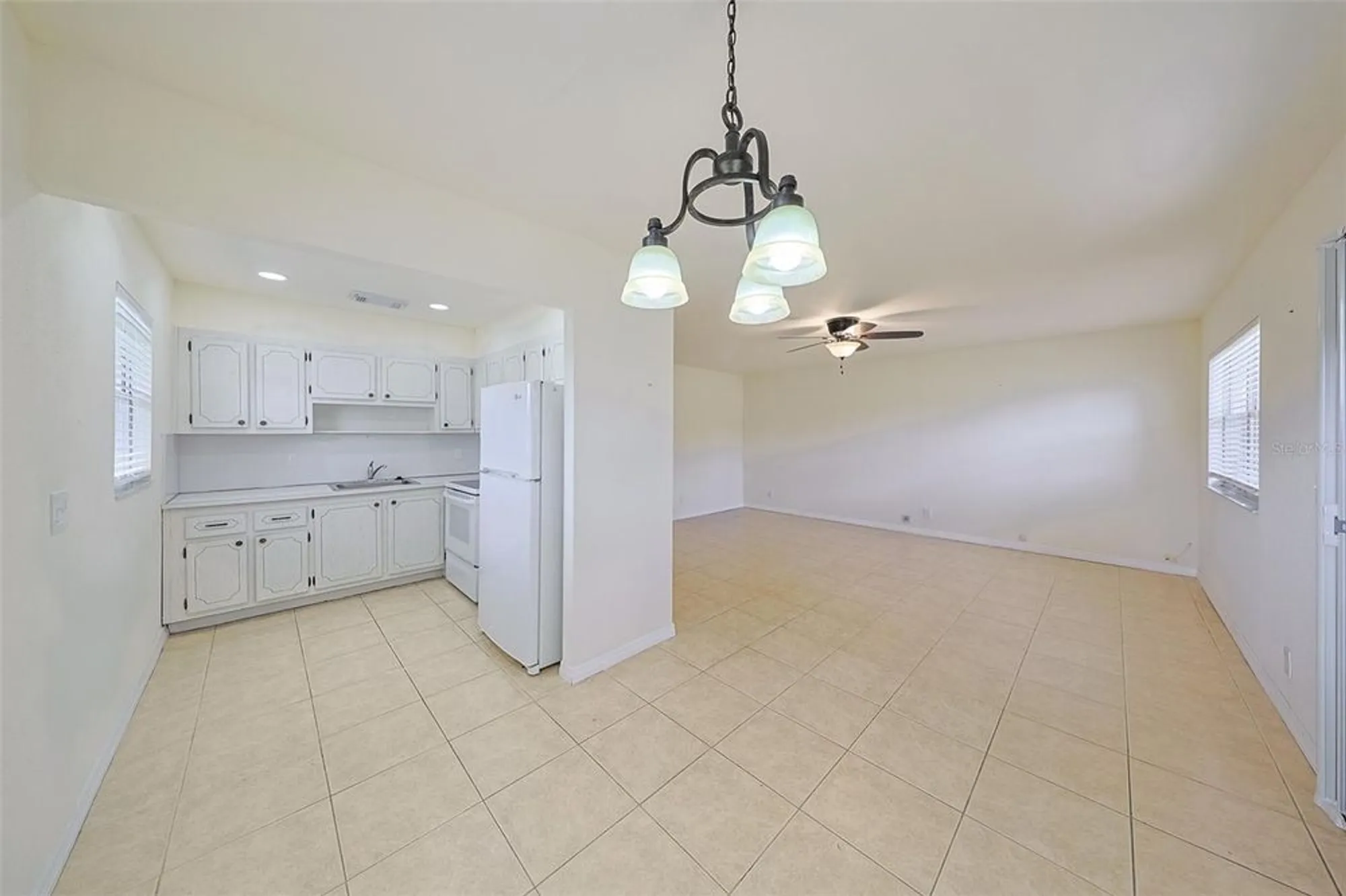 Property Slideshow image 6 of 59 | 202 bedford st 72, Sun City Center, FL, 33573