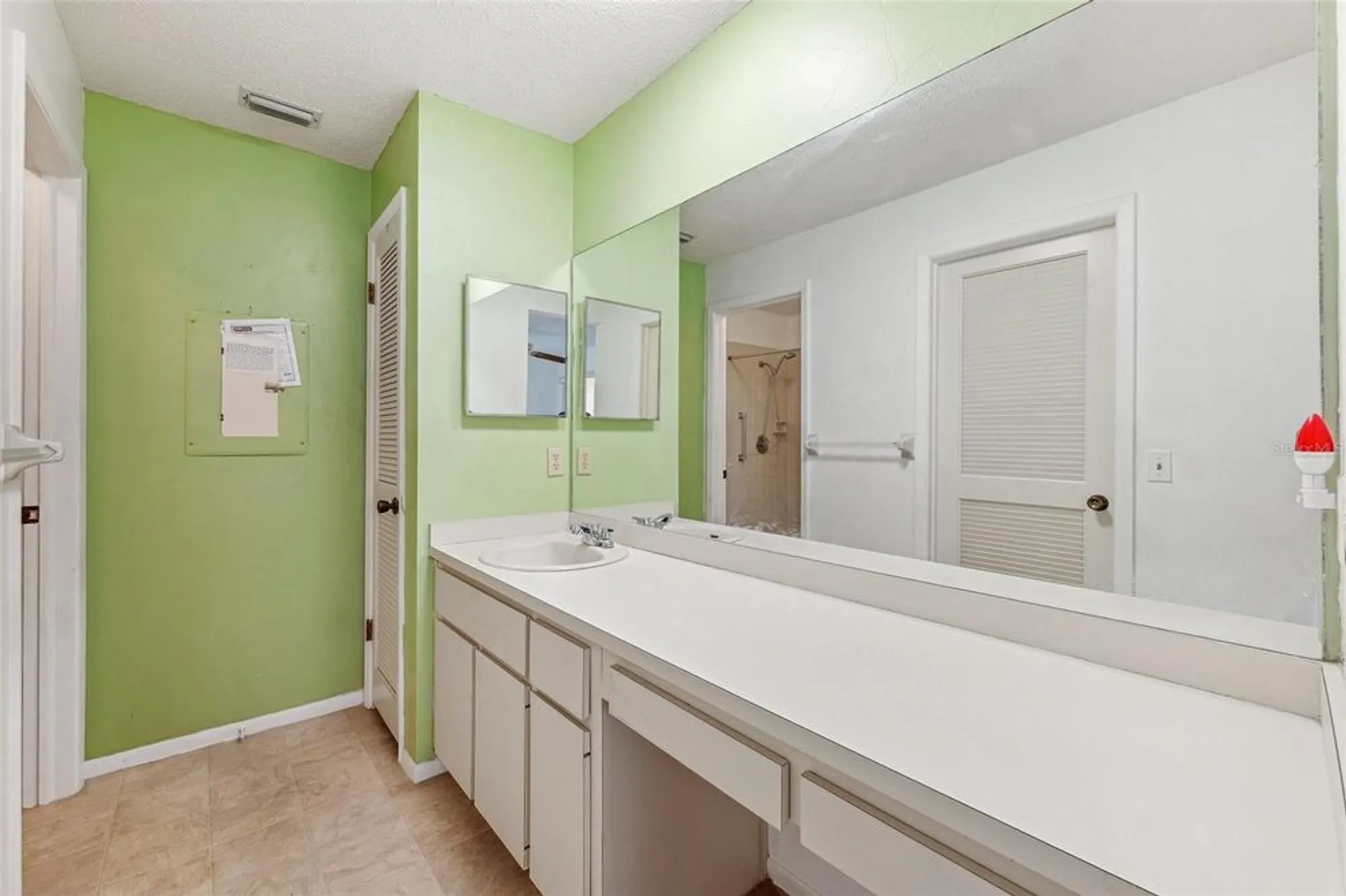 Property Slideshow image 12 of 30 | 6514 thicket trl, New Port Richey, FL, 34653
