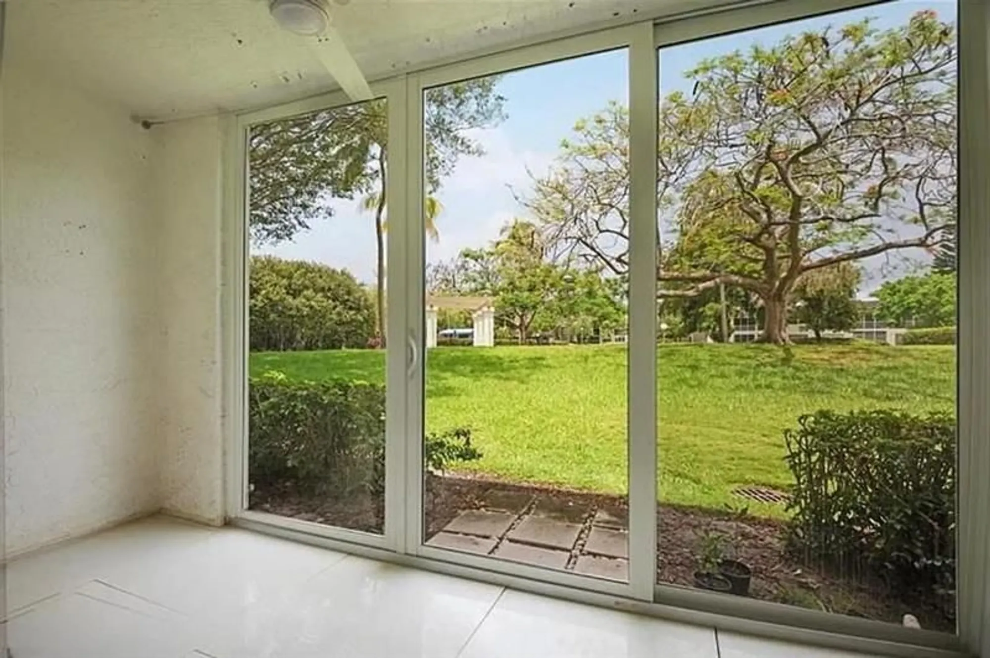 Property Slideshow image 14 of 32 | 2704 nassau bnd a1, Coconut Creek, FL, 33066