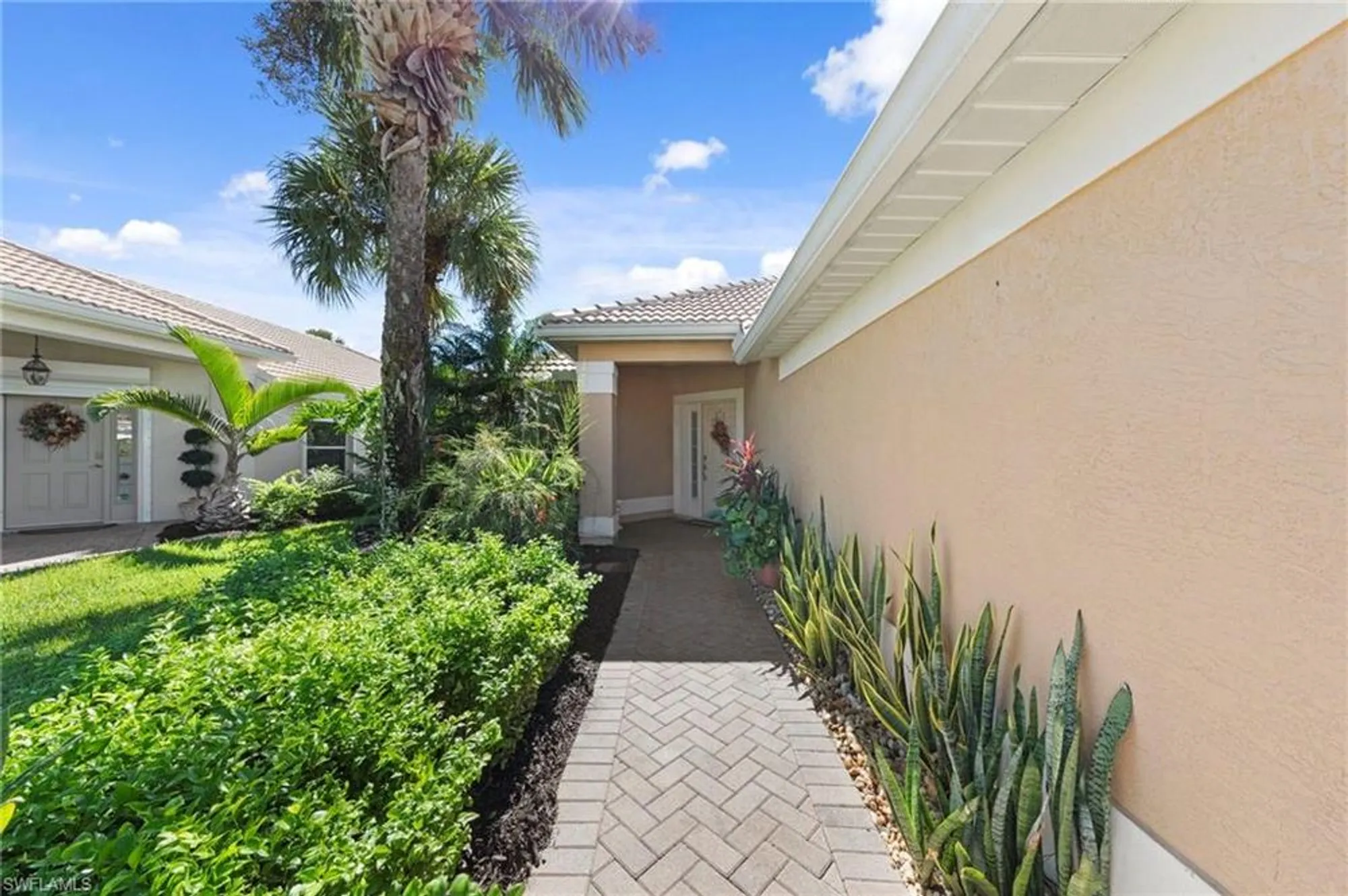 Property Slideshow image 4 of 50 | 9923 horse creek rd, Fort Myers, FL, 33913