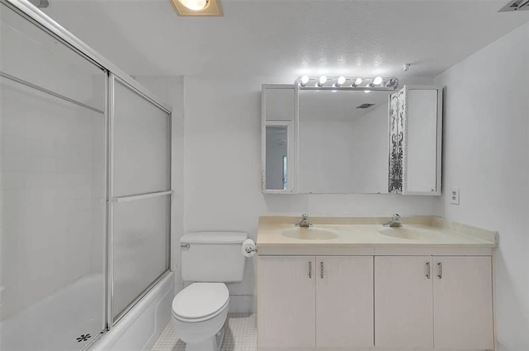 Property Slideshow image 23 of 32 | 2504 antigua ter h2, Coconut Creek, FL, 33066