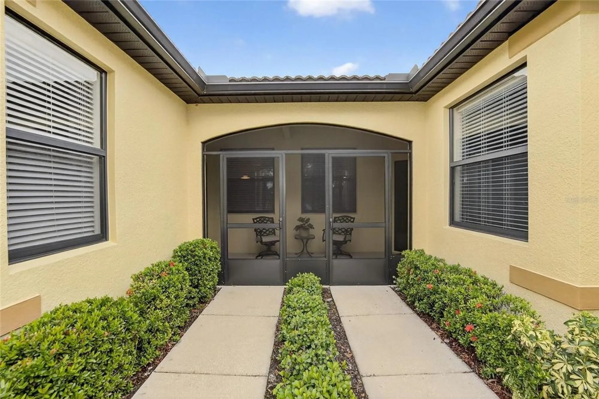 Property Slideshow image 5 of 58 | 307 bluewater falls ct, Apollo Beach, FL, 33572
