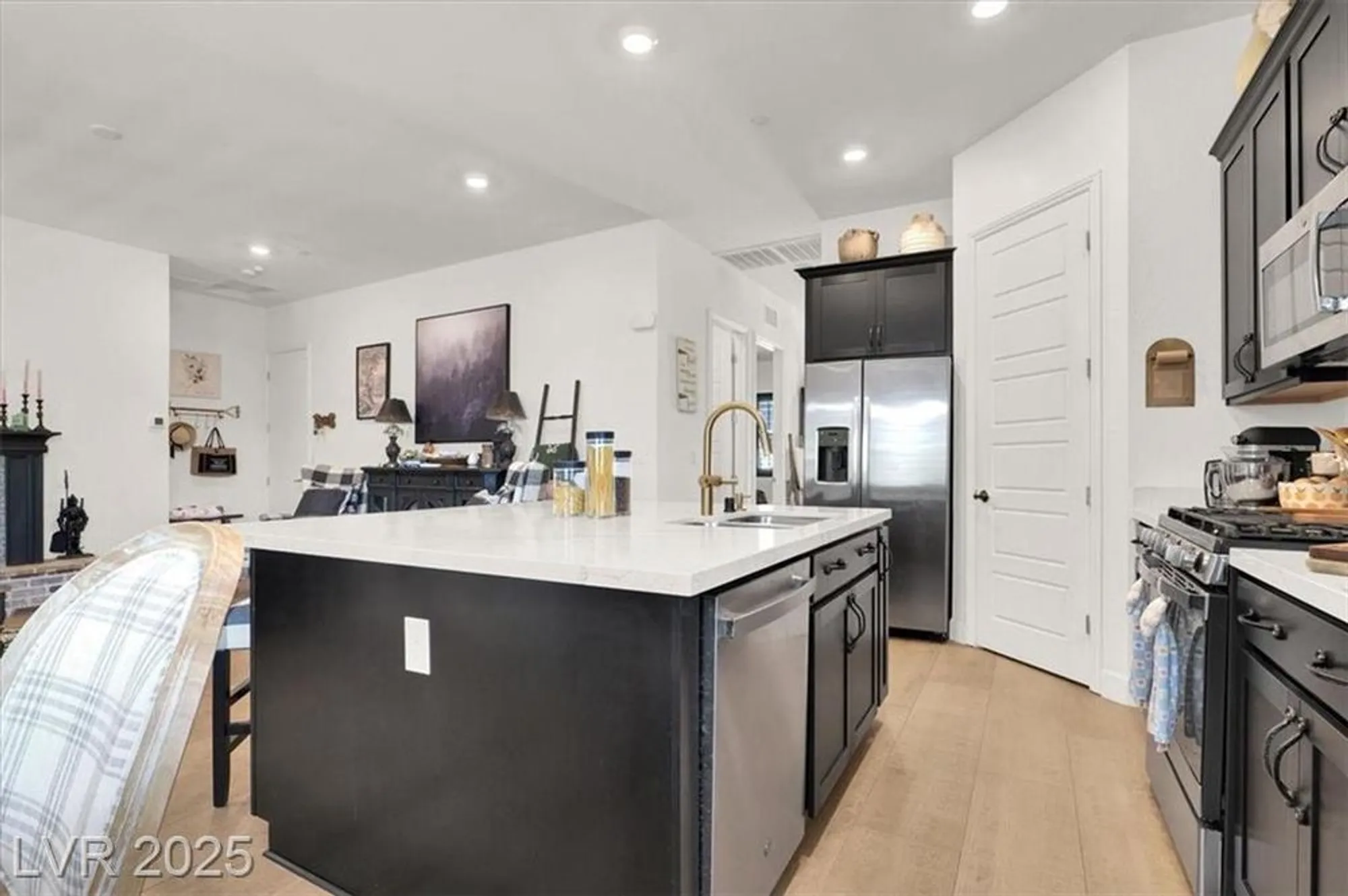 Property Slideshow image 14 of 45 | 727 chopin hills st, Henderson, NV, 89011