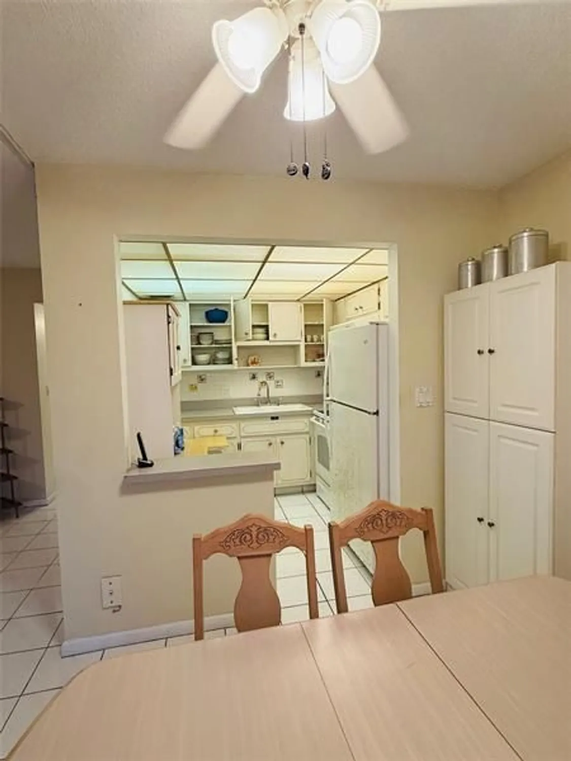 Property Slideshow image 4 of 18 | 3081 nw 47th ter 206, Lauderdale Lakes, FL, 33313