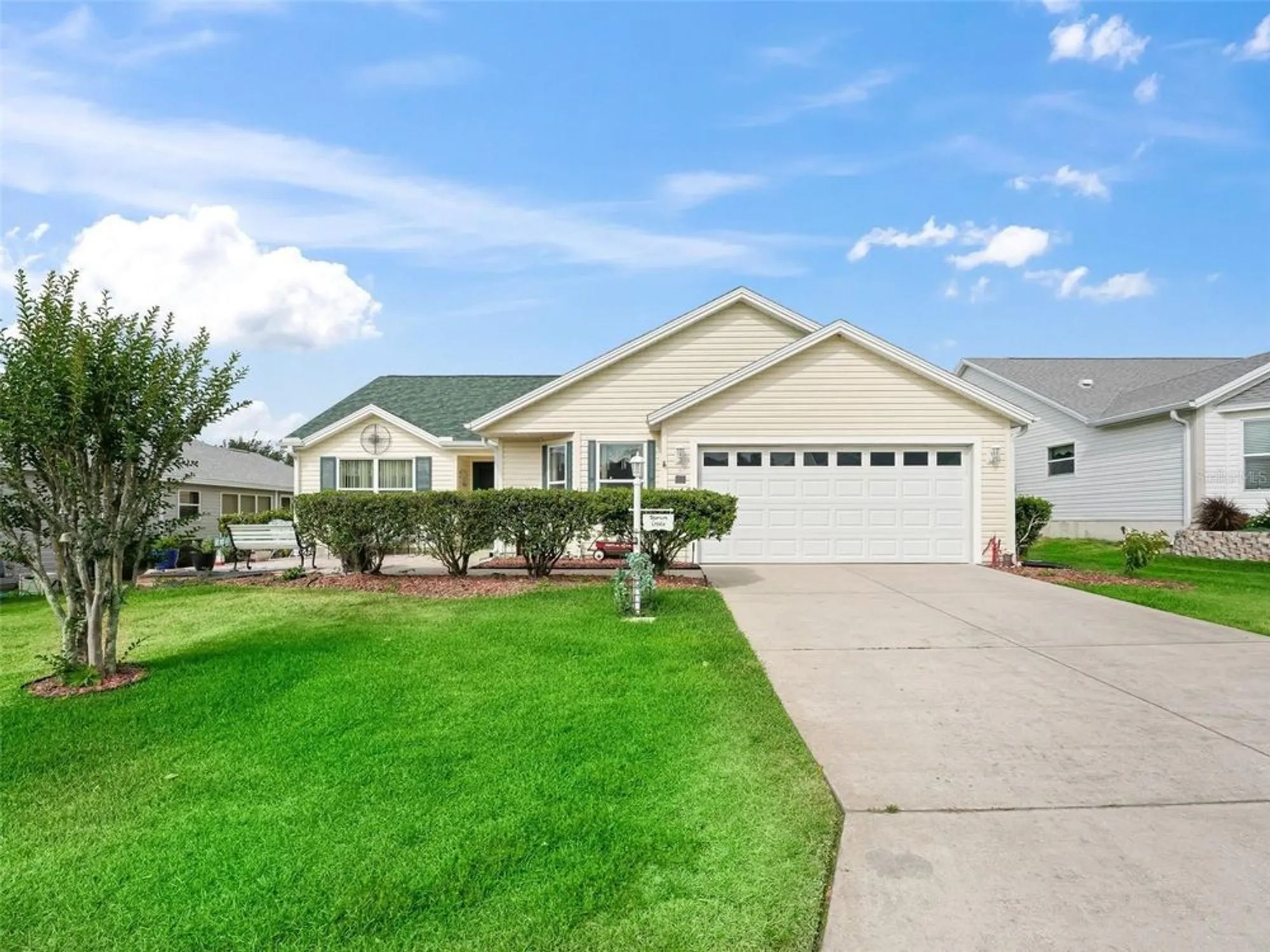 Property Slideshow image 1 of 28 | 17860 se 89th natchez ave, The Villages, FL, 32162