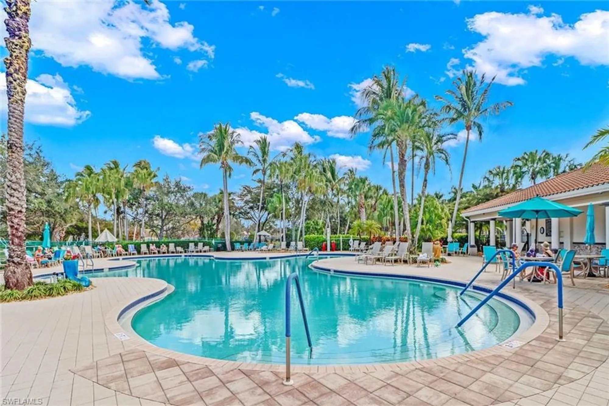 Property Slideshow image 24 of 42 | 5785 drummond way, Naples, FL, 34119