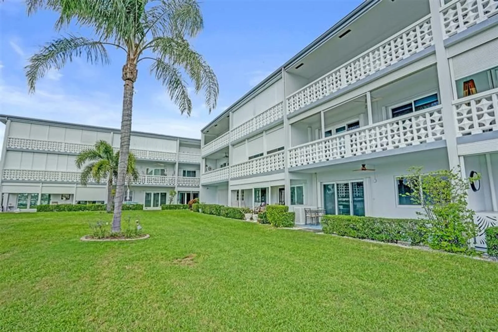 Property Slideshow image 43 of 49 | 1001 n riverside dr 304, Pompano Beach, FL, 33062