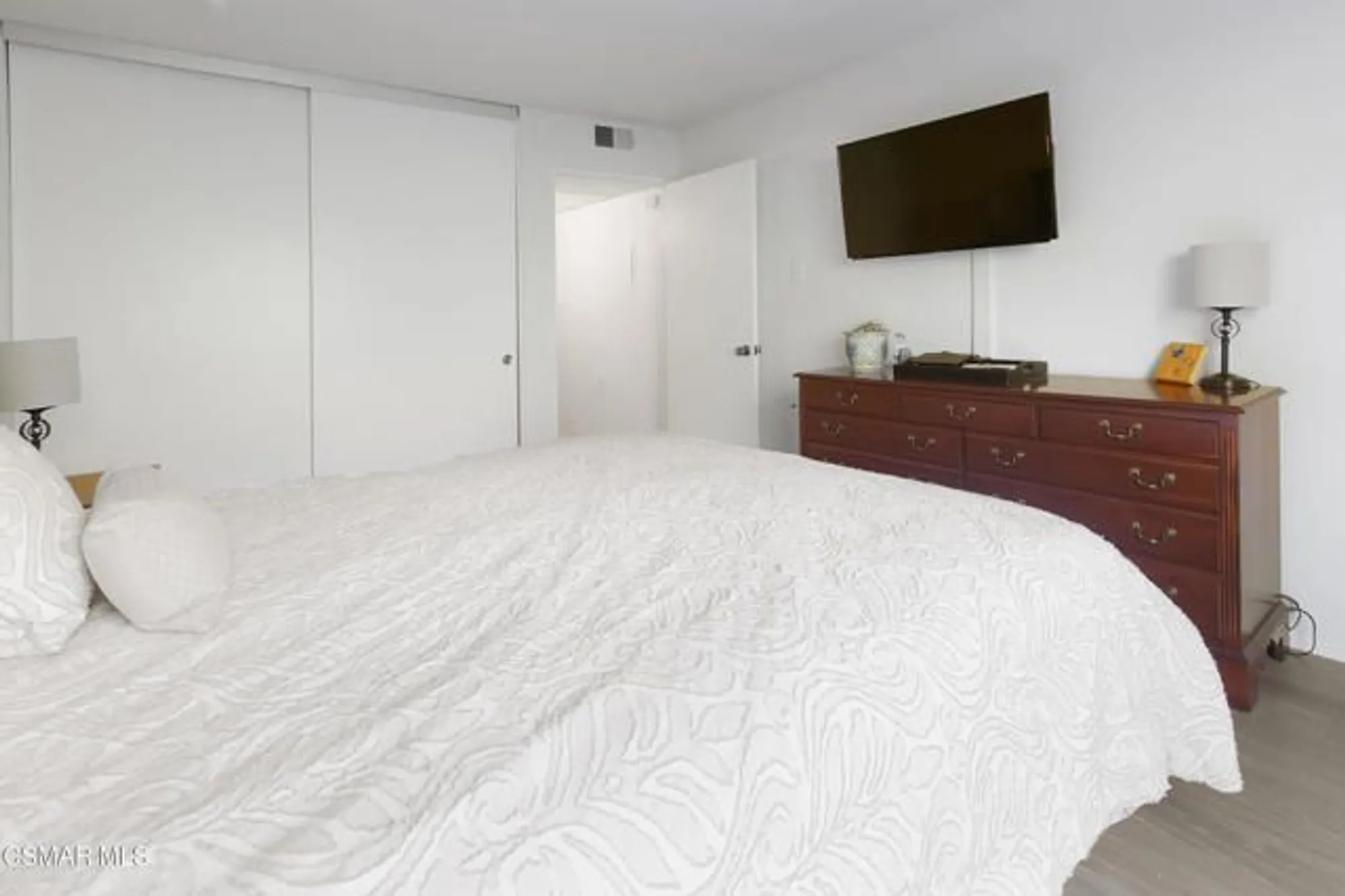 Property Slideshow image 10 of 16 | 286 oakleaf dr apt 22, Thousand Oaks, CA, 91360