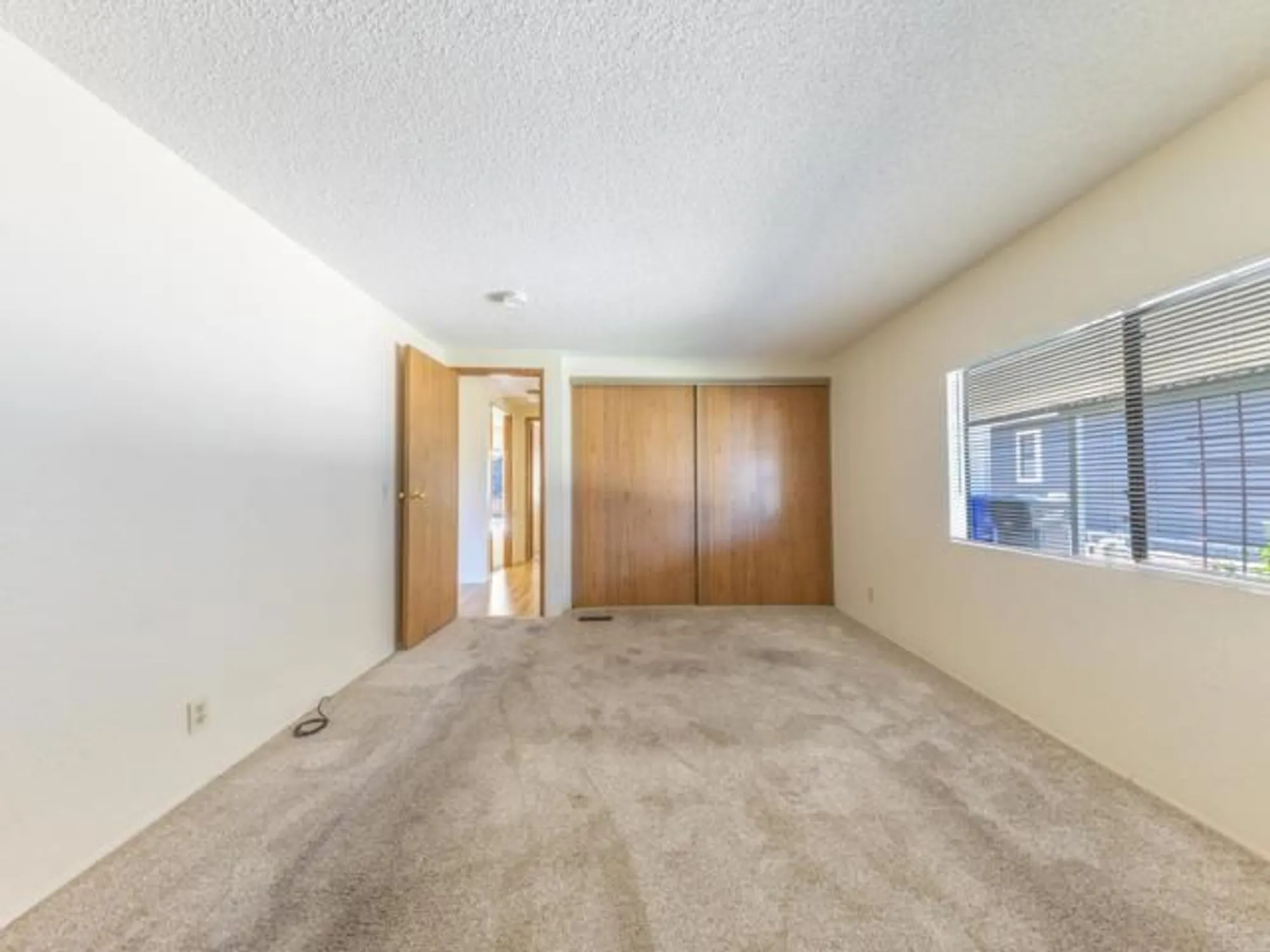 Property Slideshow image 17 of 37 | 2289 bryant dr, Carlsbad, CA, 92008