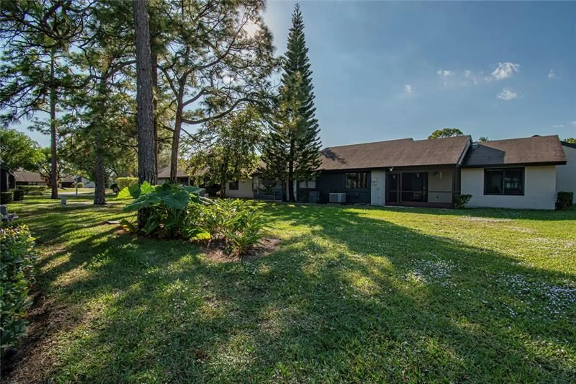 Property Slideshow image 32 of 64 | 381 ottawa ct, Royal Palm Beach, FL, 33411