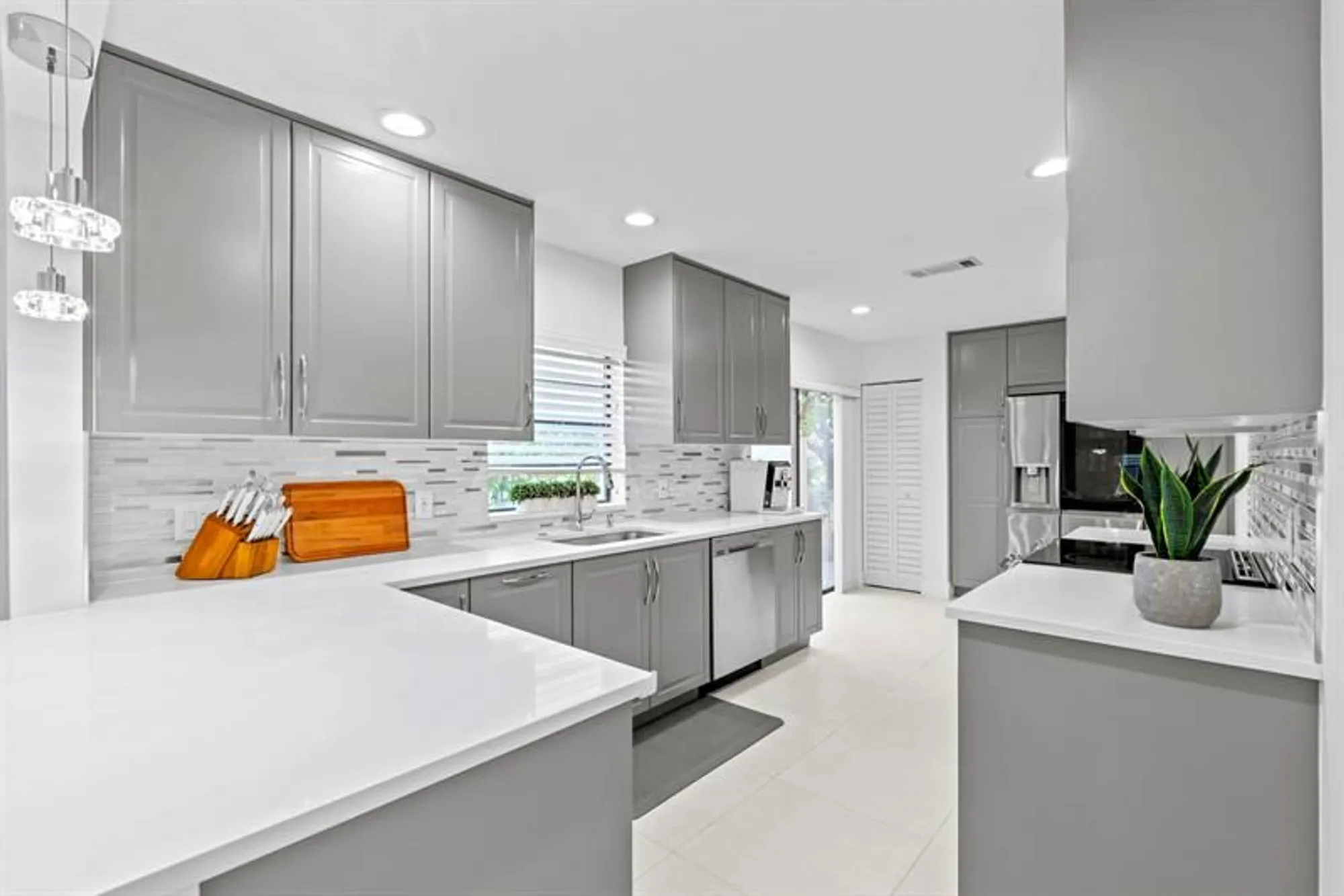 Property Slideshow image 37 of 48 | 8020 eastlake dr # 11a, Boca Raton, FL, 33433