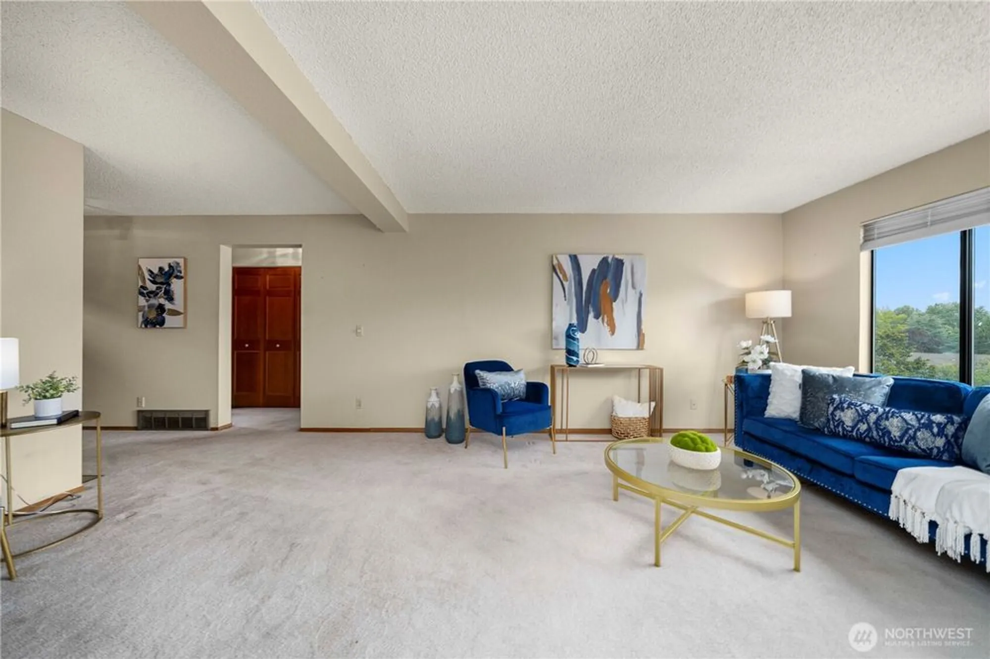 Property Slideshow image 5 of 35 | 10637 glen acres dr s # 10637, Seattle, WA, 98168