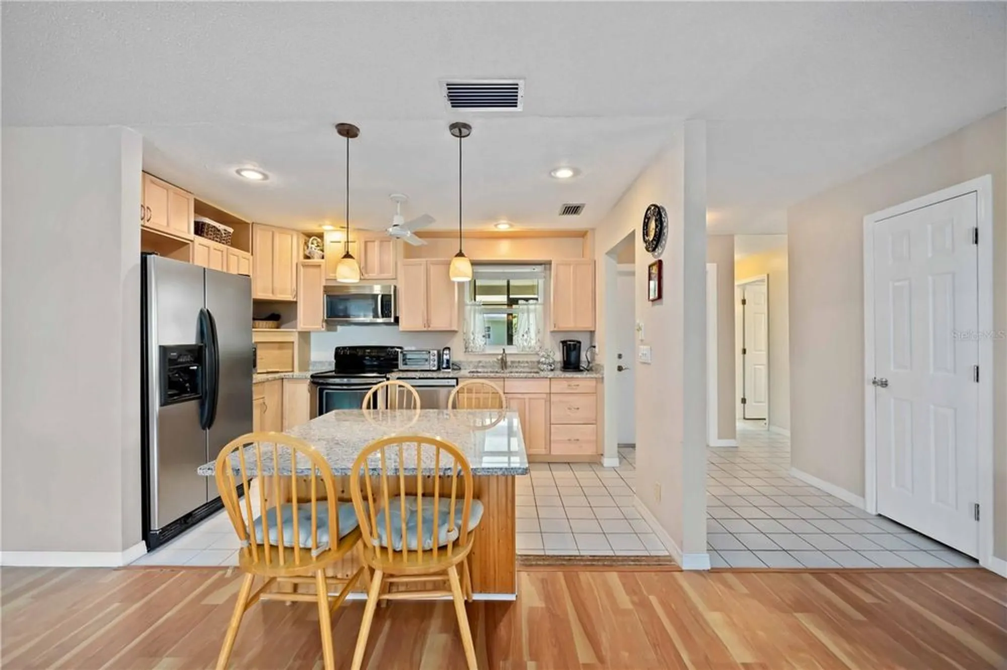 Property Slideshow image 10 of 51 | 3527 silver pine ct # 82, Sarasota, FL, 34231