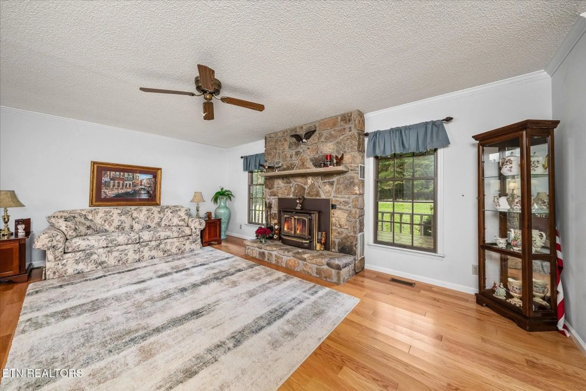 Property Slideshow image 6 of 44 | 34 beachwood ln, Crossville, TN, 38558