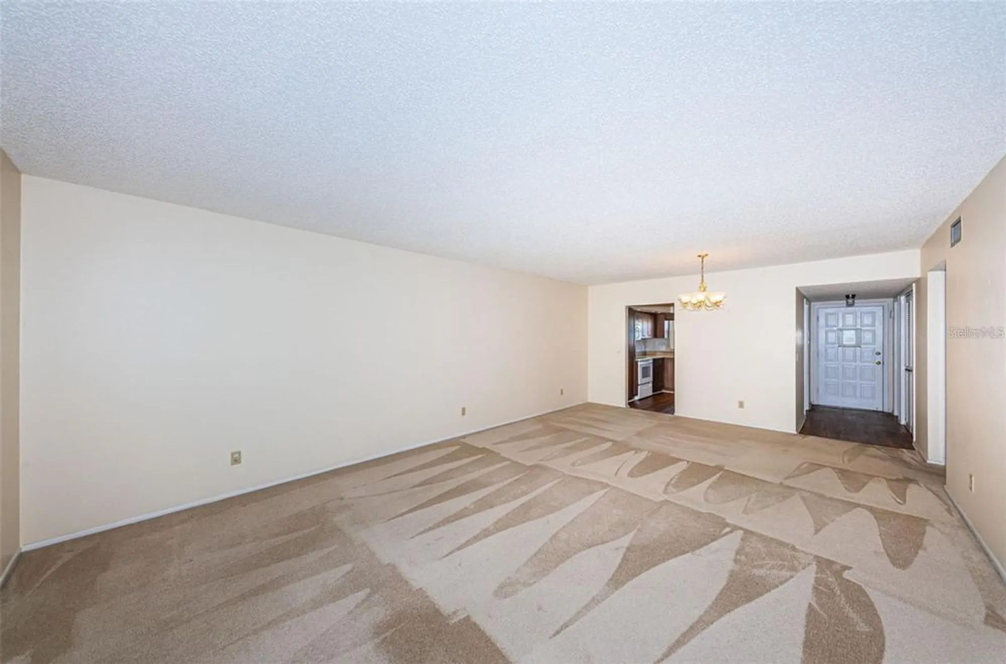 Property Slideshow image 9 of 52 | 2295 americus blvd 29, Clearwater, FL, 33763