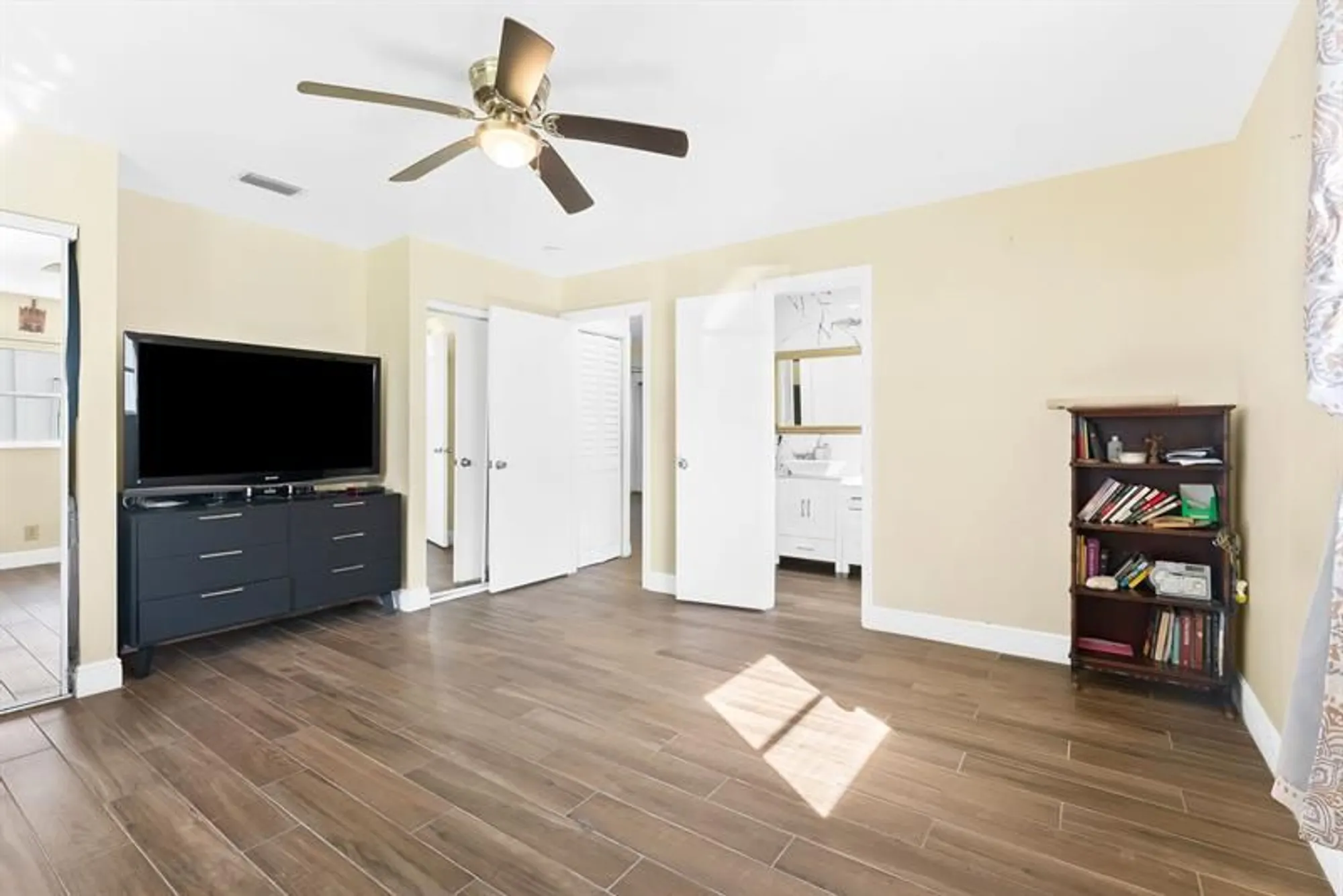 Property Slideshow image 23 of 34 | 8851 nw 15th st, Plantation, FL, 33322