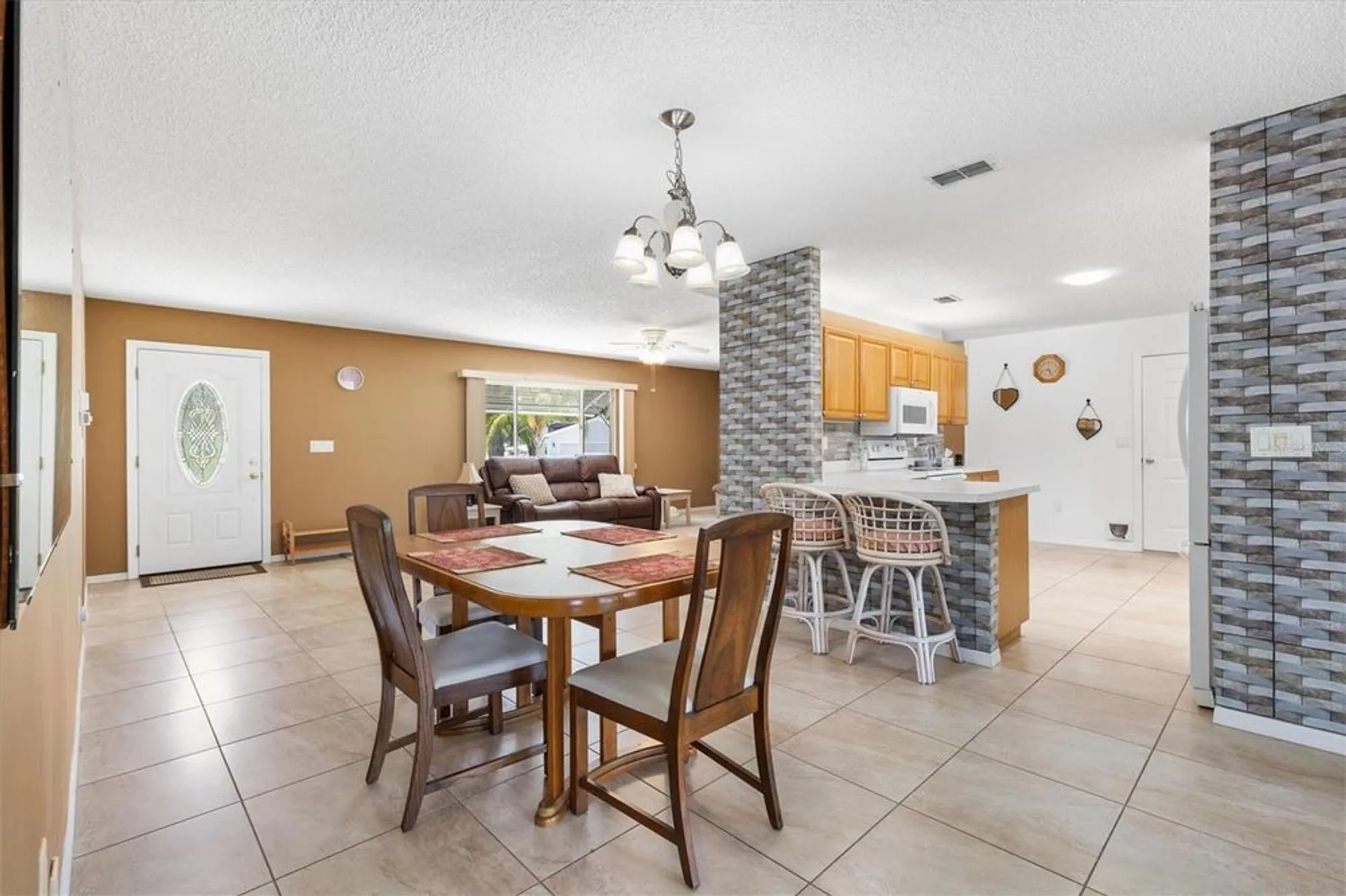Property Slideshow image 11 of 43 | 9667 se 173rd ln, Summerfield, FL, 34491