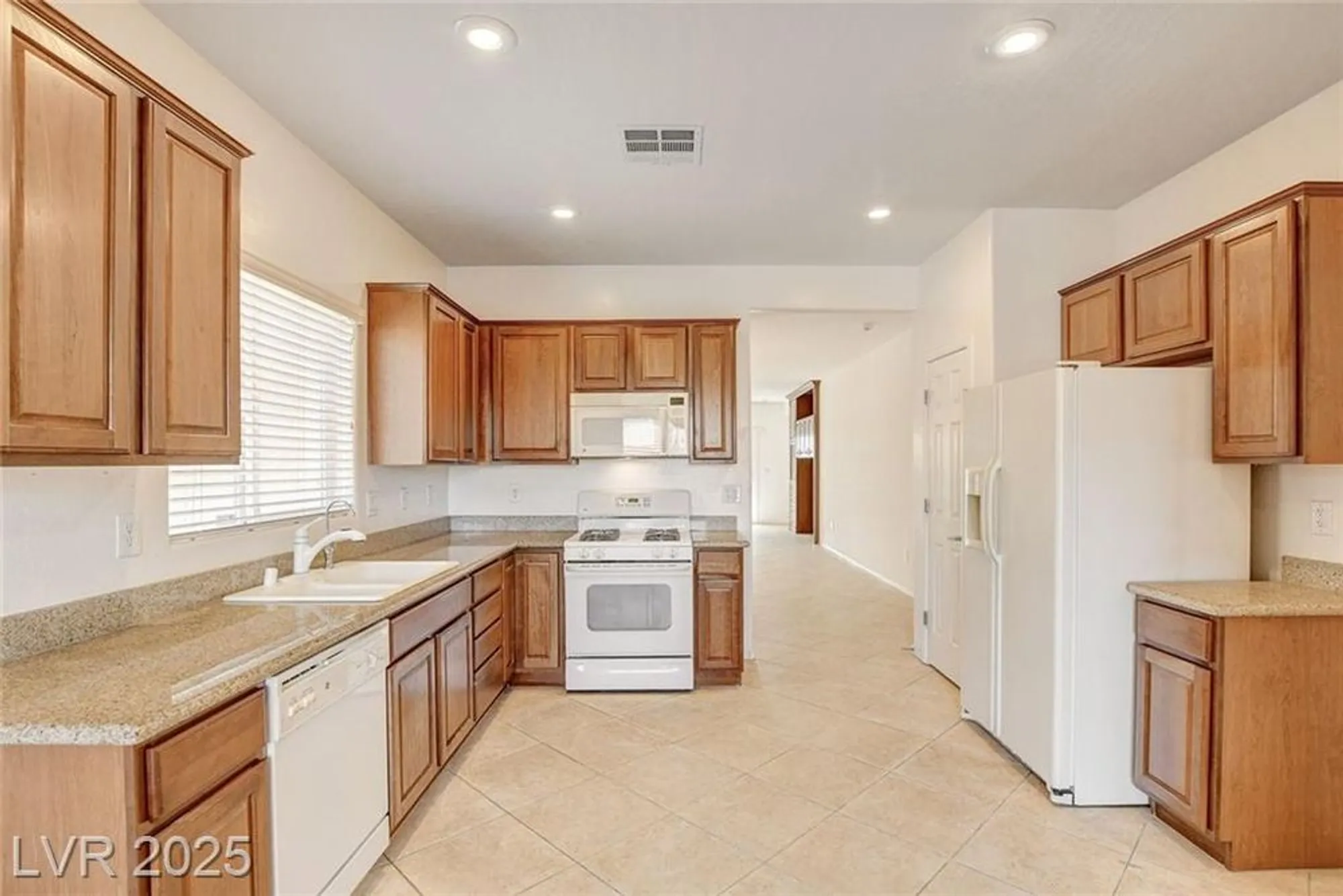Property Slideshow image 8 of 48 | 2421 willow wren dr, North Las Vegas, NV, 89084