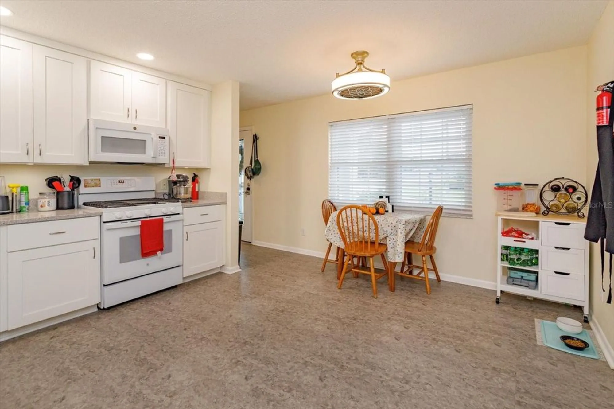 Property Slideshow image 5 of 23 | 9685 sw 97th st, Ocala, FL, 34481
