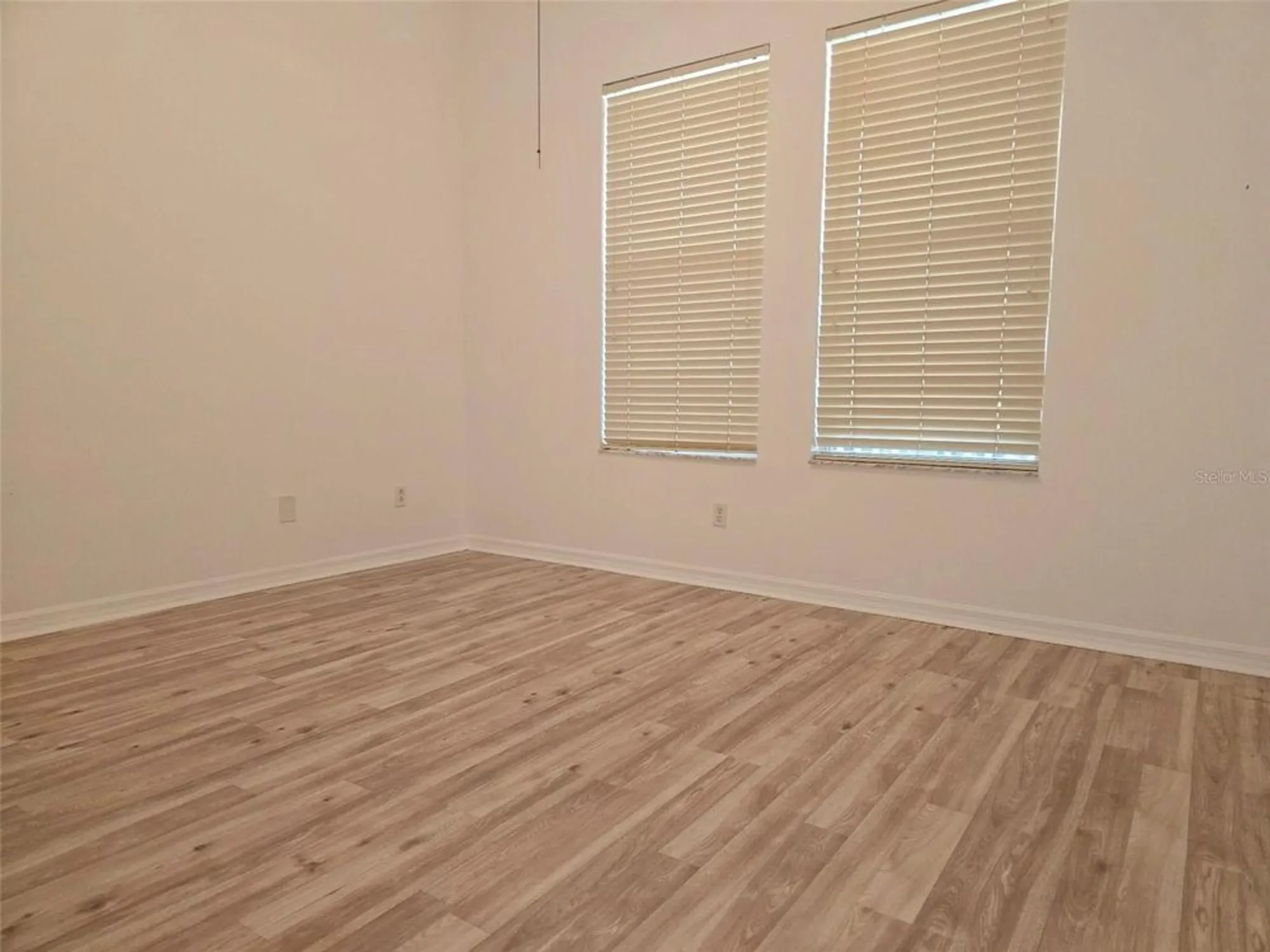 Property Slideshow image 19 of 49 | 108 crescent moon dr, Groveland, FL, 34736