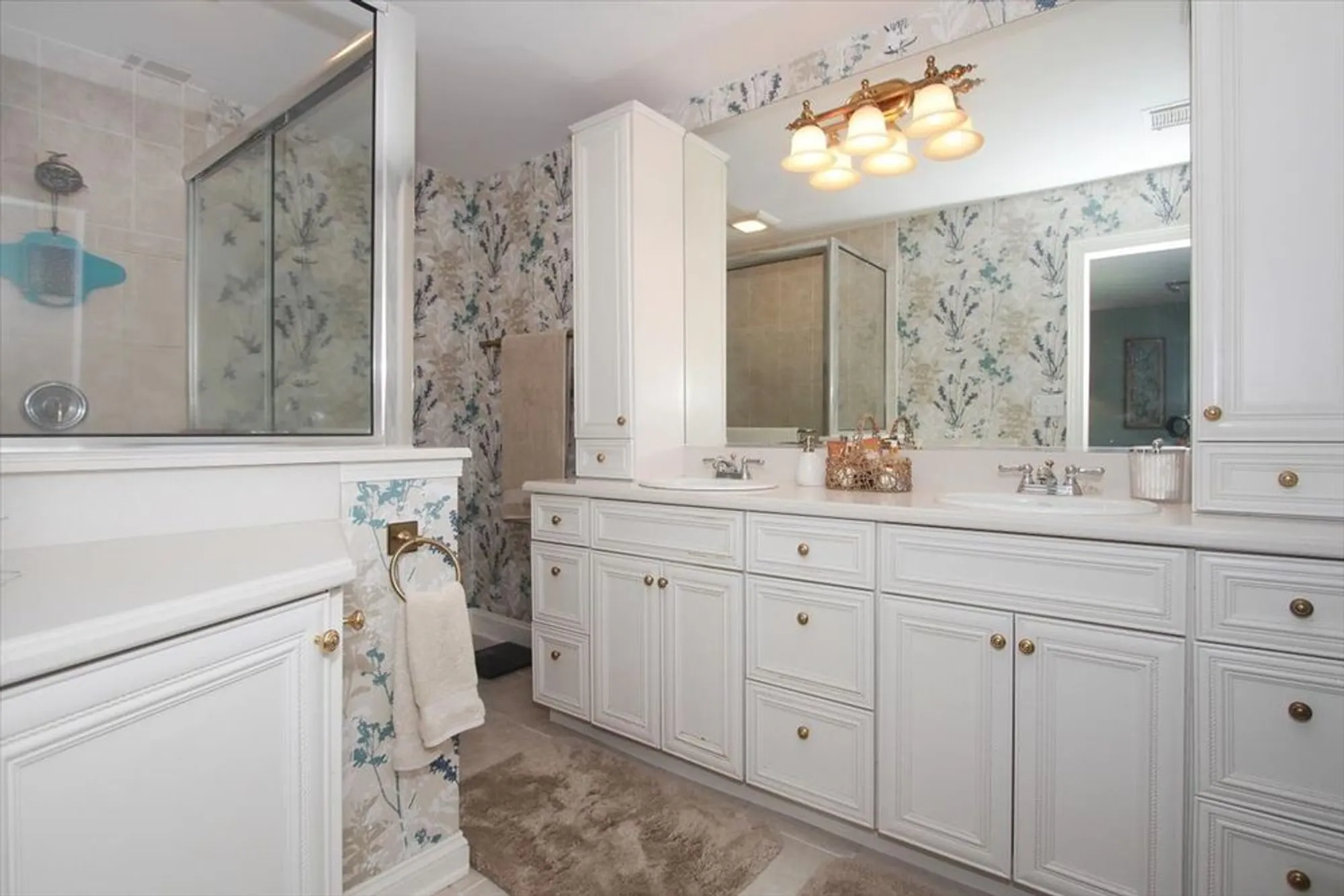 Property Slideshow image 21 of 54 | 660 old barn rd # f-24, Lake Barrington, IL, 60010